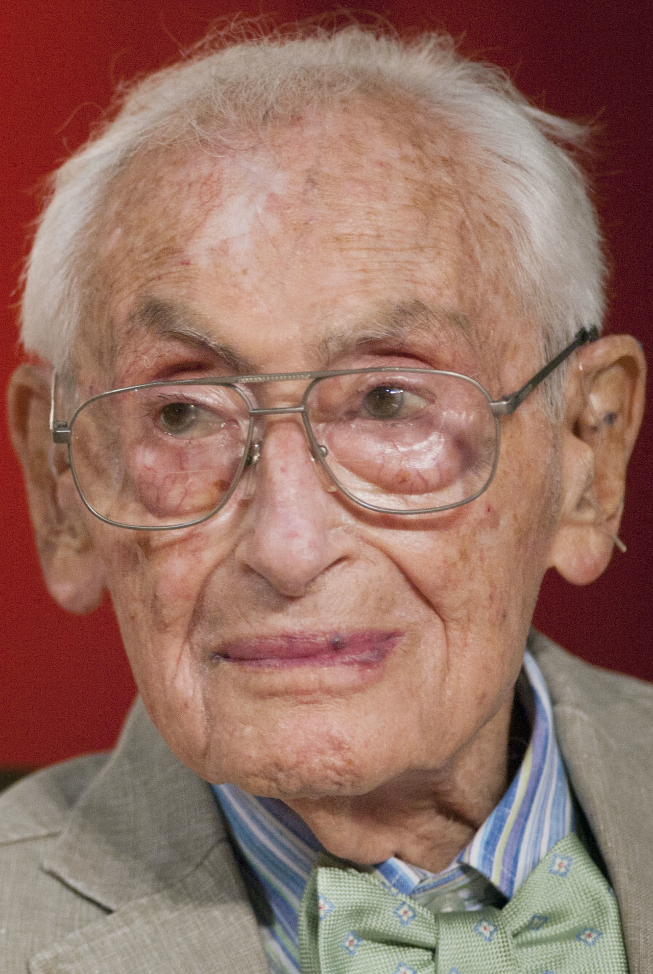 Civic leader Sinkin, a champion for many, dies at 100