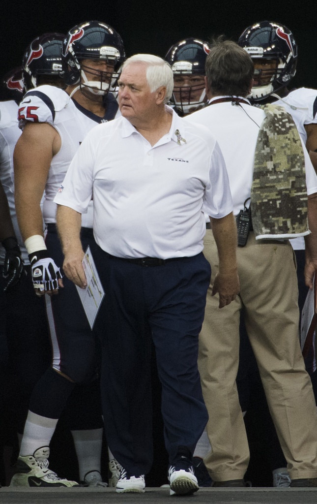 After mistake, Wade Phillips receives his right Super Bowl ring