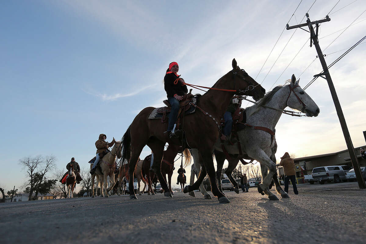Trail riders bringing in Texas heritage through bitter cold