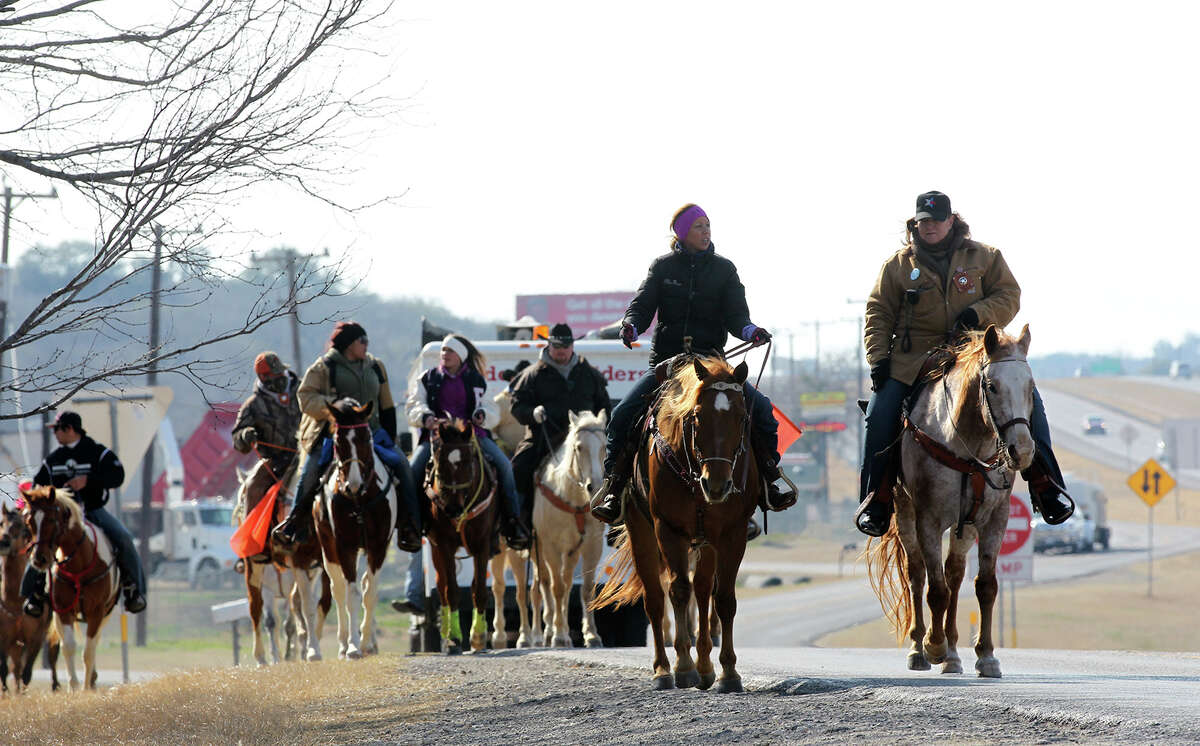 Trail riders bringing in Texas heritage through bitter cold
