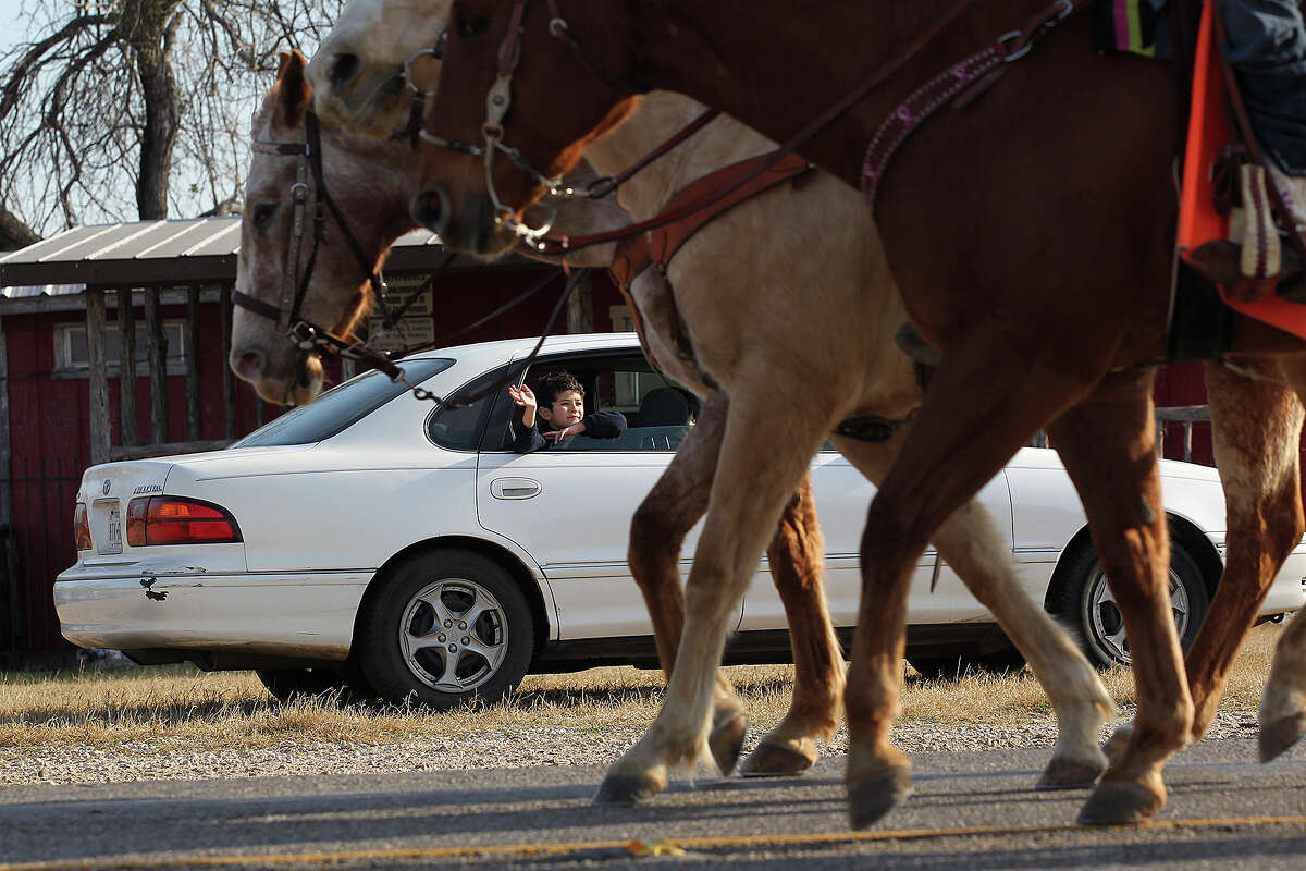 Trail riders bringing in Texas heritage through bitter cold