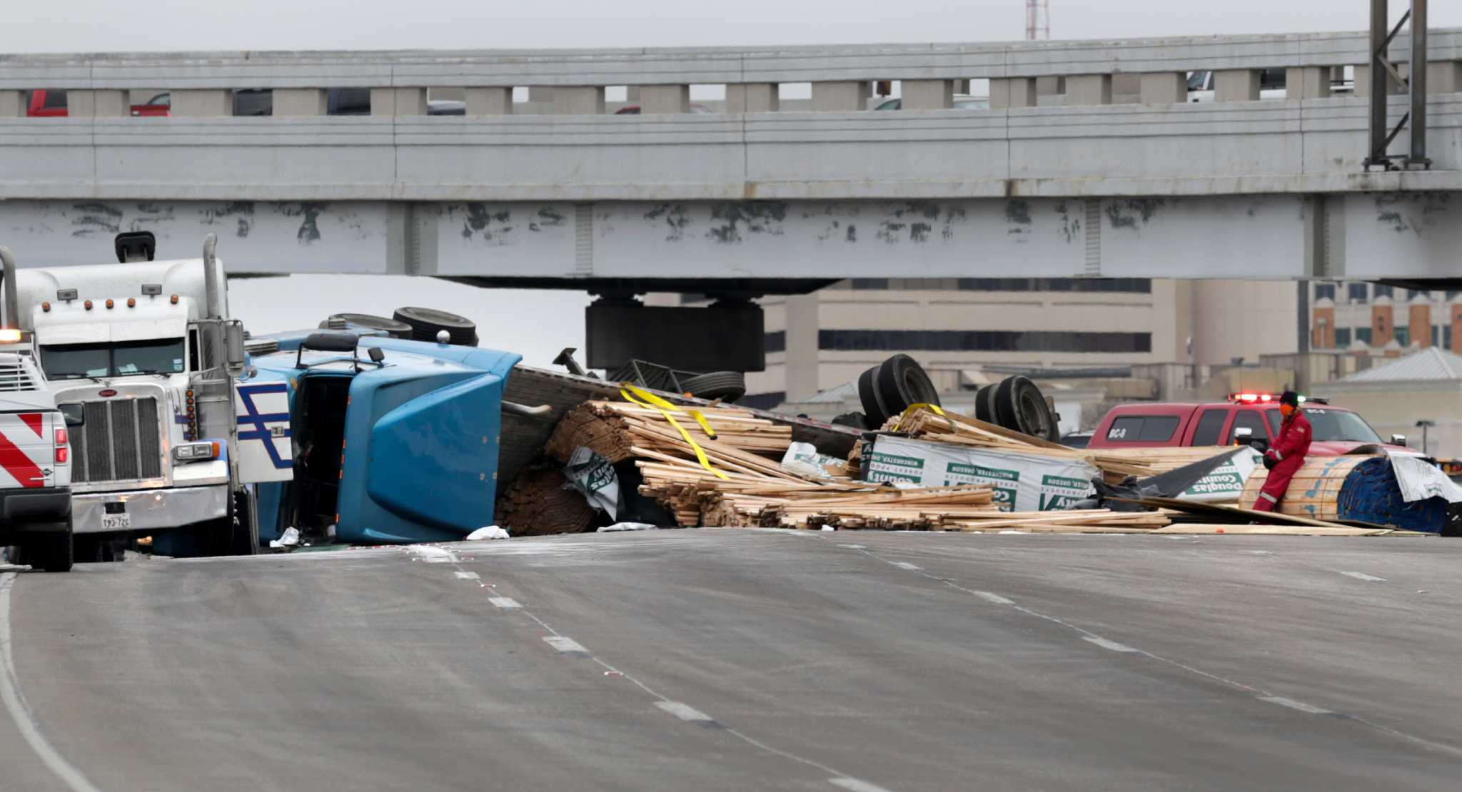 Highway reopens, 5 hours after 18-wheeler wreck