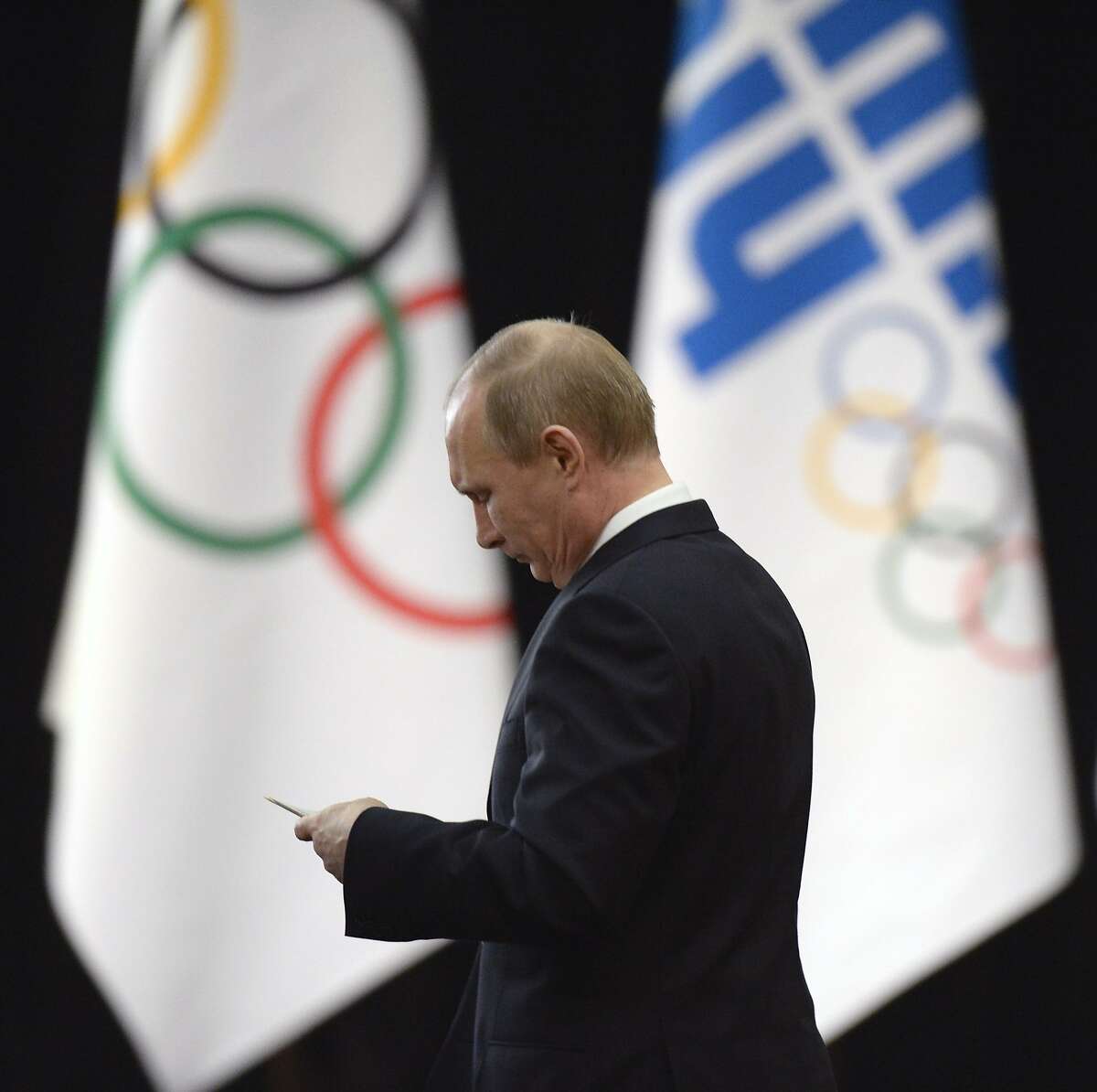 Sochi Olympics A Host Of Problems For Putin S Games