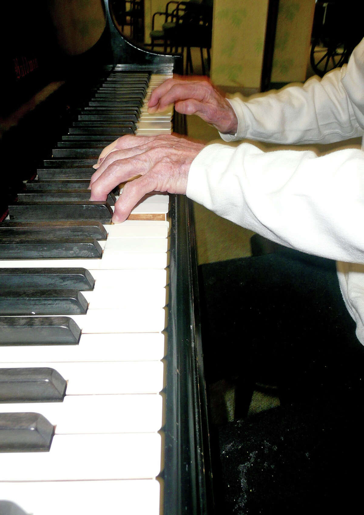 The Keys To Happiness Playing The Piano Keeps 91 Year Old Young
