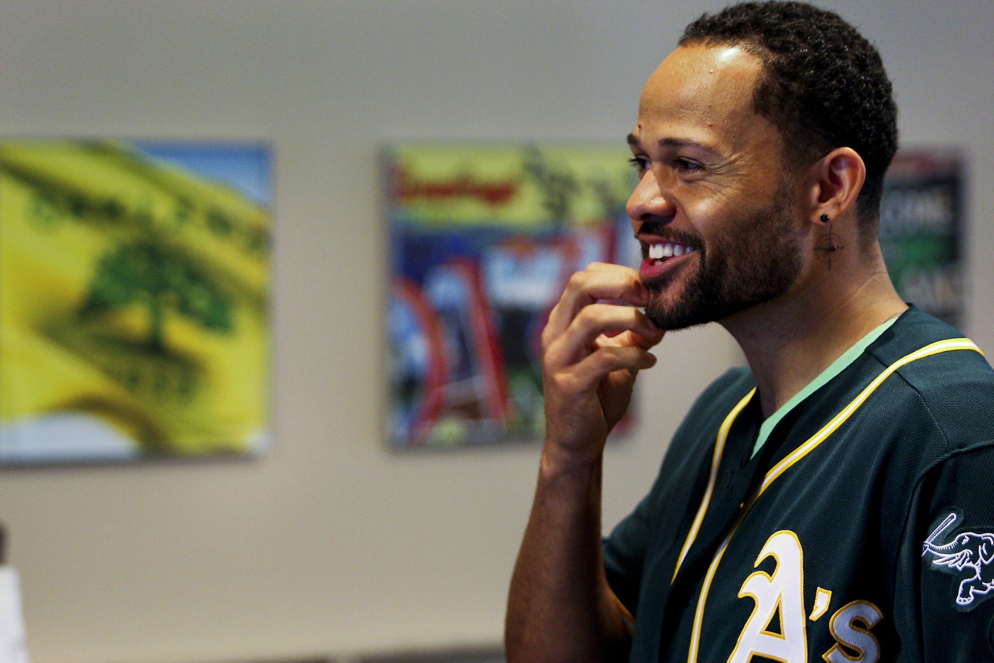 Athletics, Coco Crisp agree to two-year contract extension