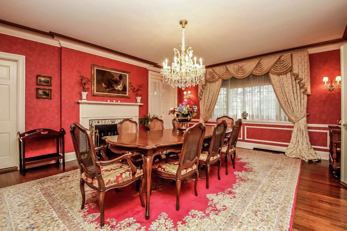 On the market: This Algonquin classic is more than accommodating