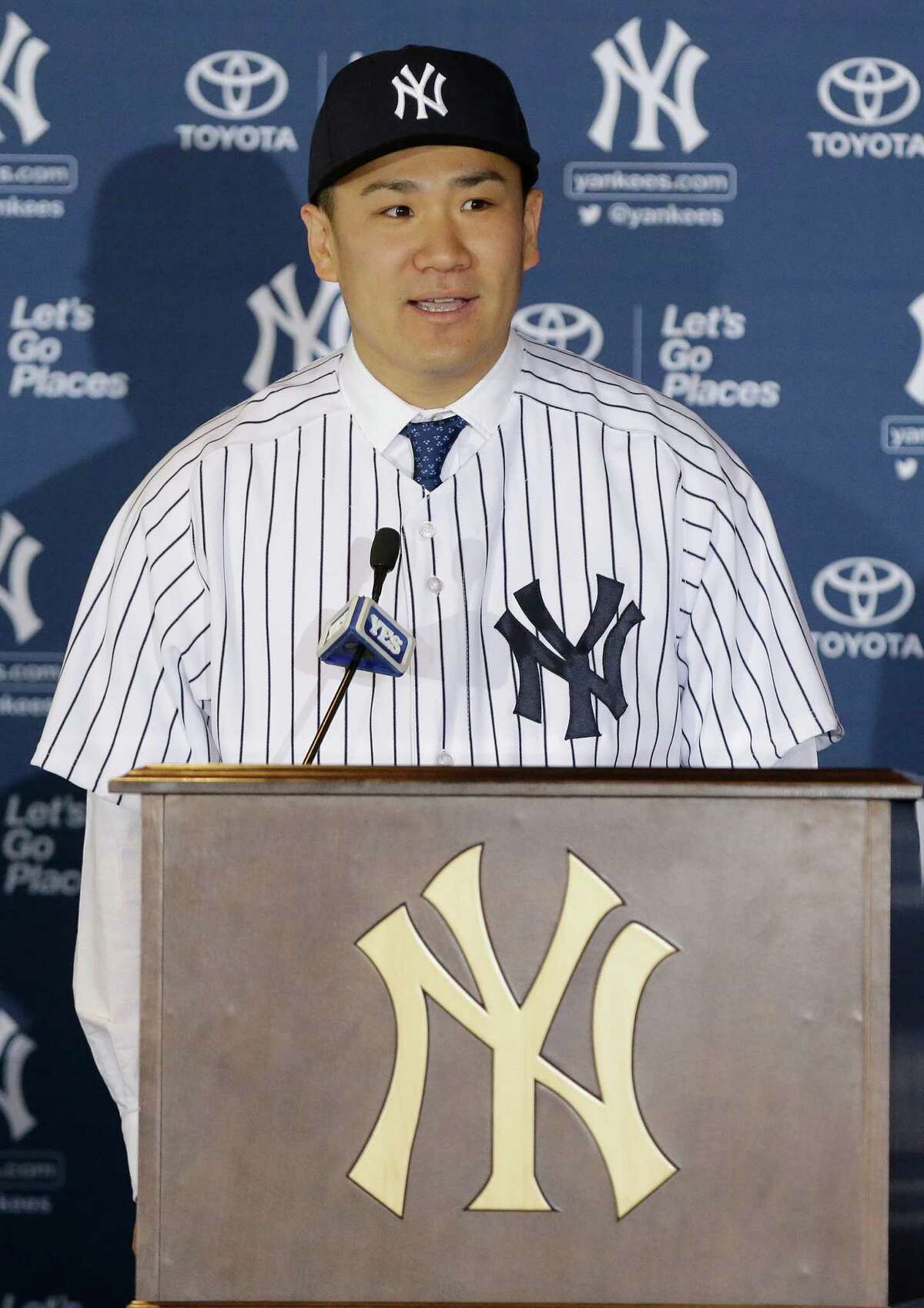 Yankees introduce Tanaka
