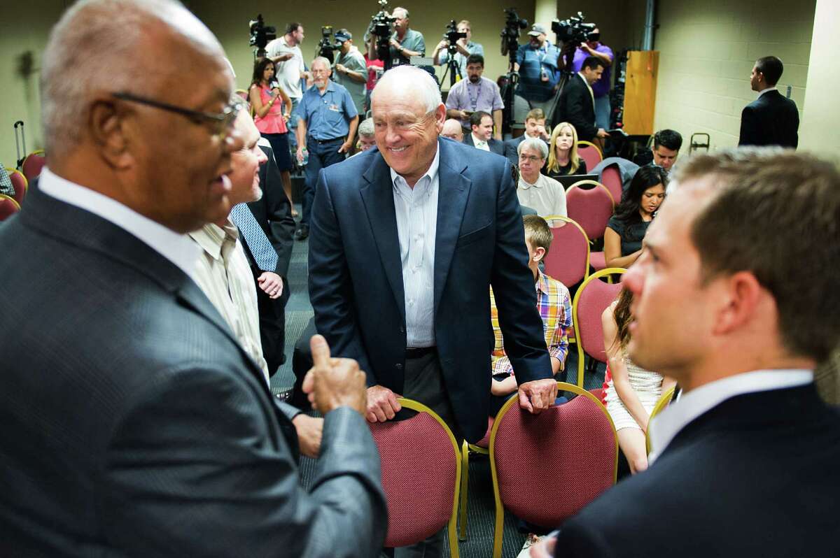 Nolan Ryan has talked with Astros owner, no current job offer 