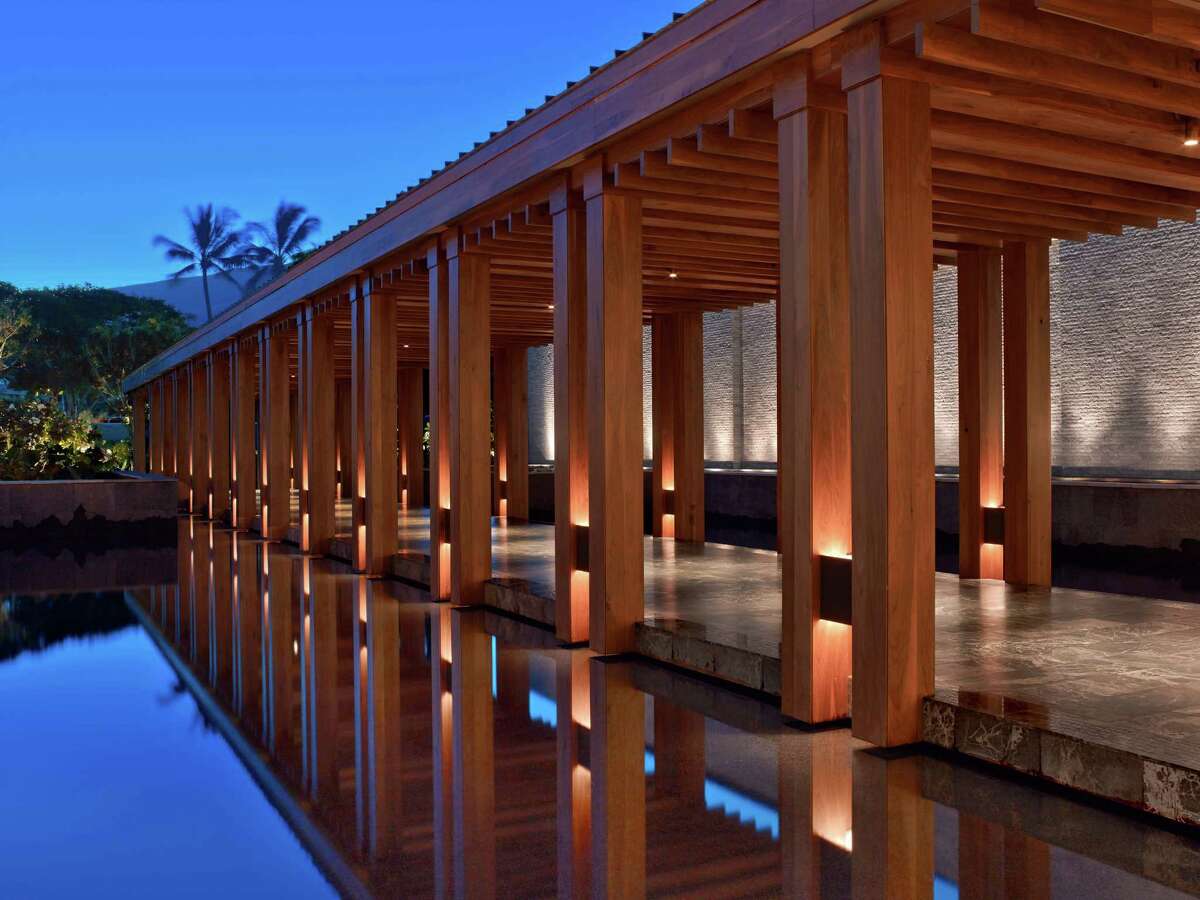 The new Andaz Maui combines contemporary architecture with Hawaiian ambience.