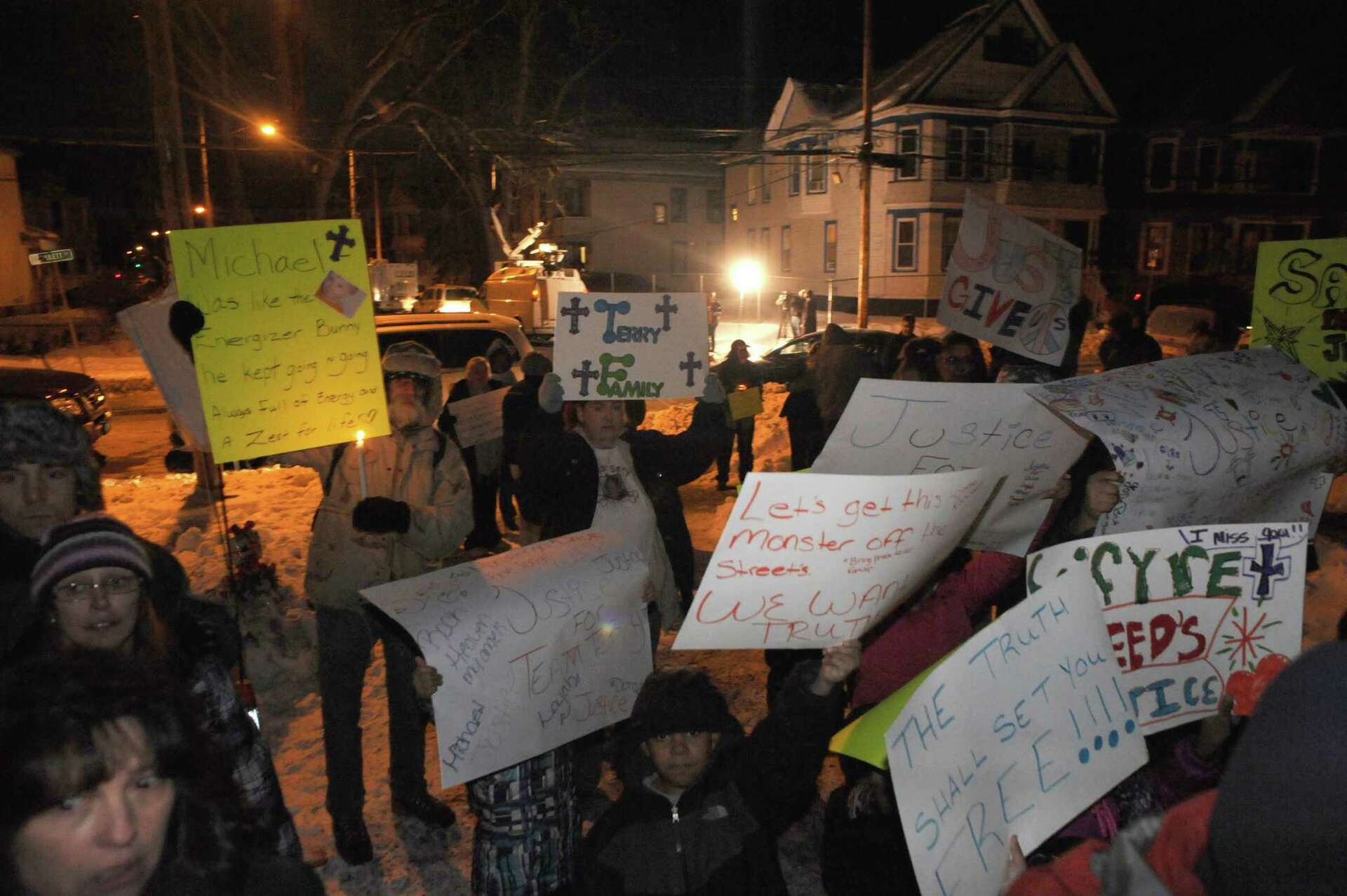 Hulett Rally Supporters rally for Hulett St. fire victims