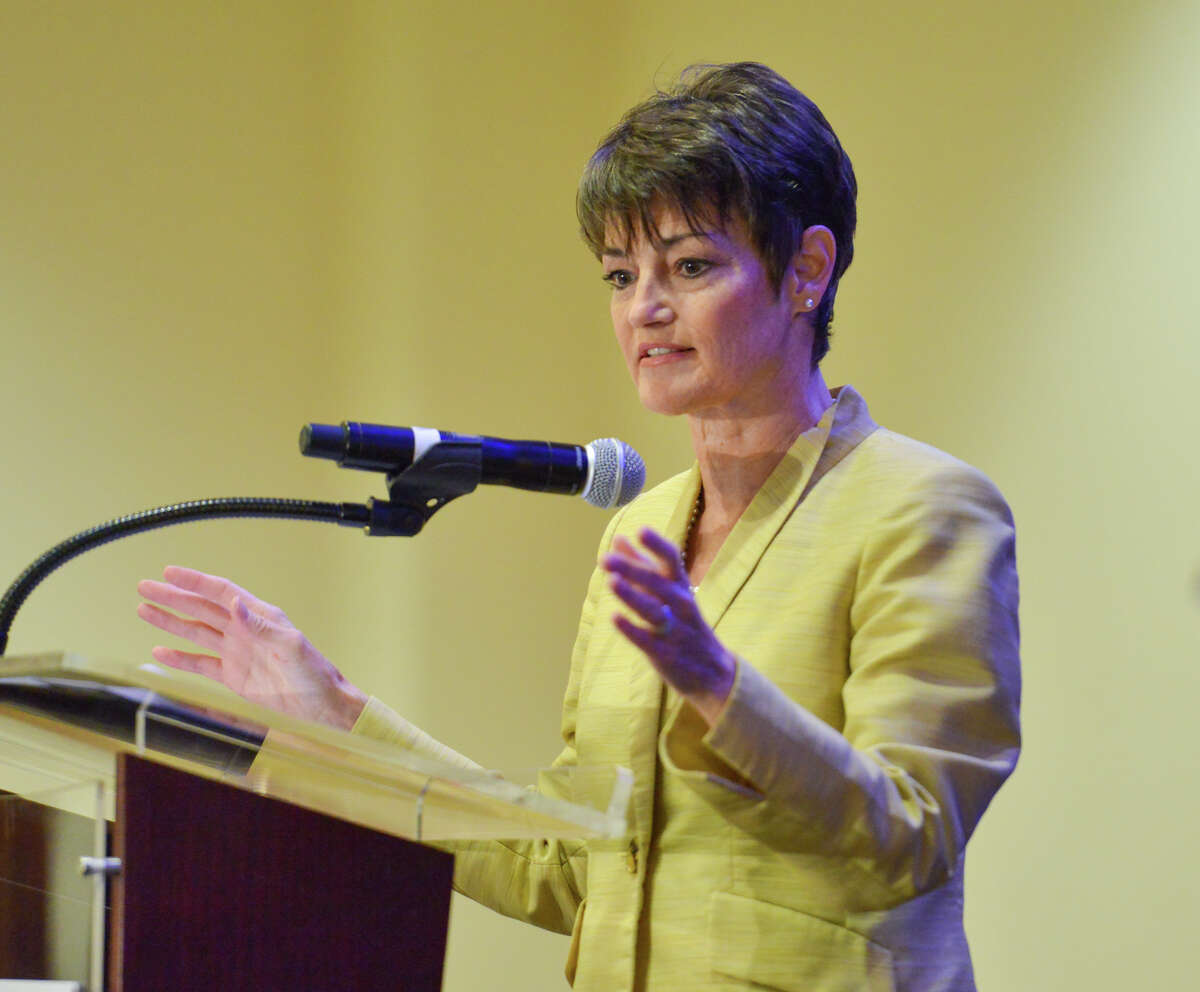 Campbell draws flak from GOP opponents