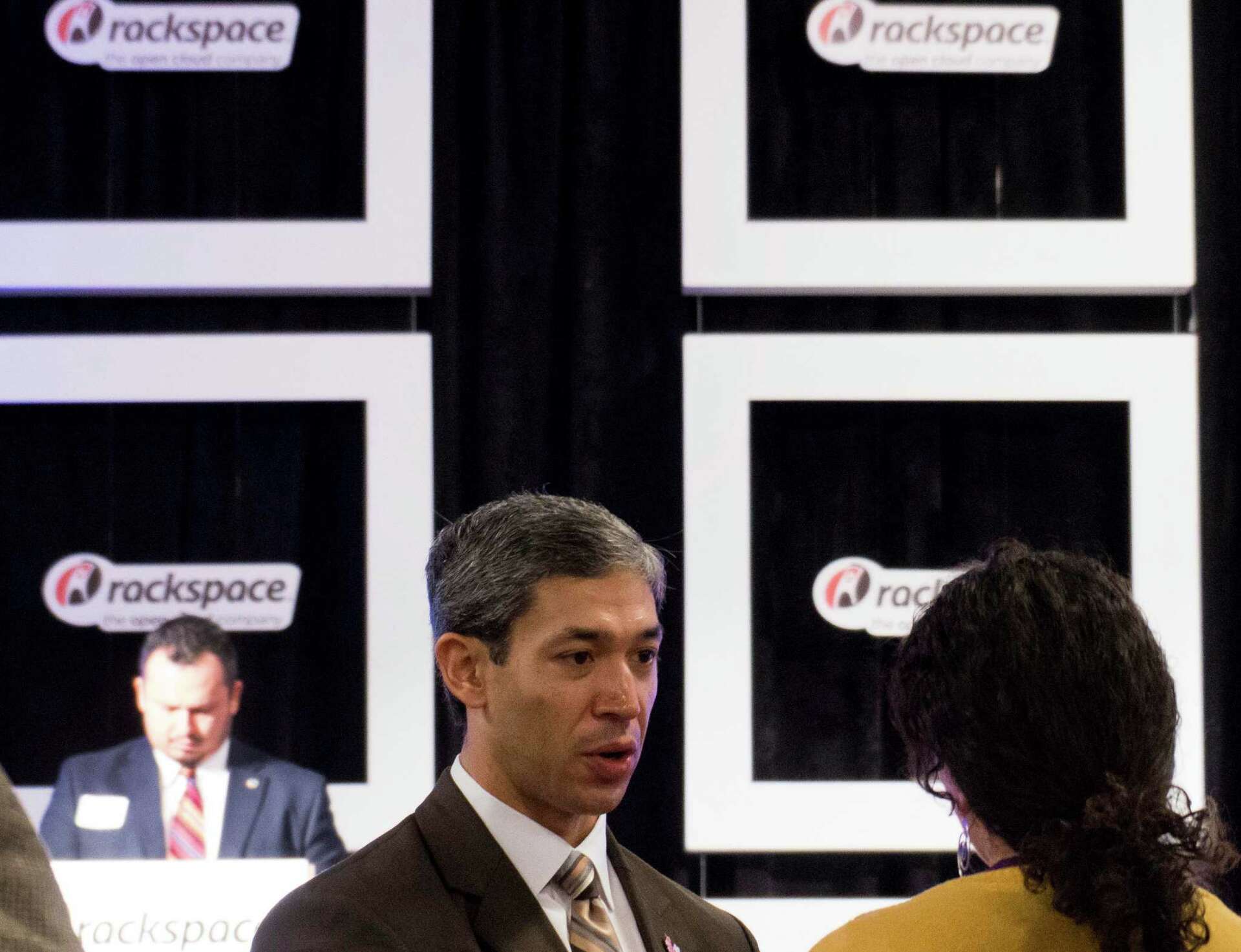 With leadership change, new questions for Rackspace