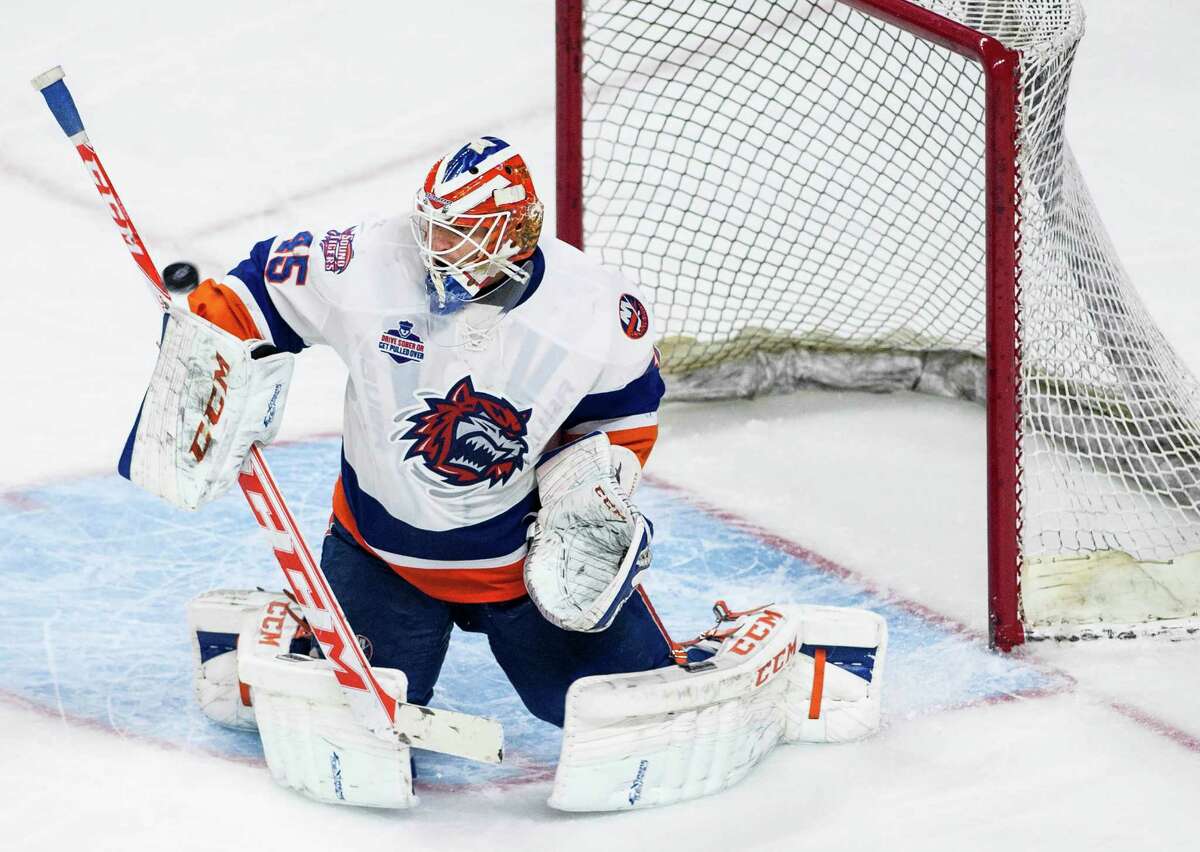 Nilsson, Sound Tigers hold off Devils