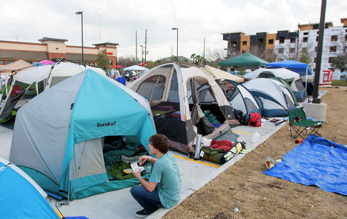 Crowd of campers outside Houston Chick-fil-A are trying to get free ...