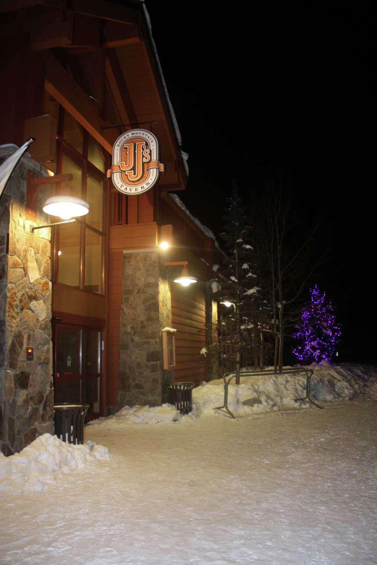 Spring skiing brings big snow and blue sky