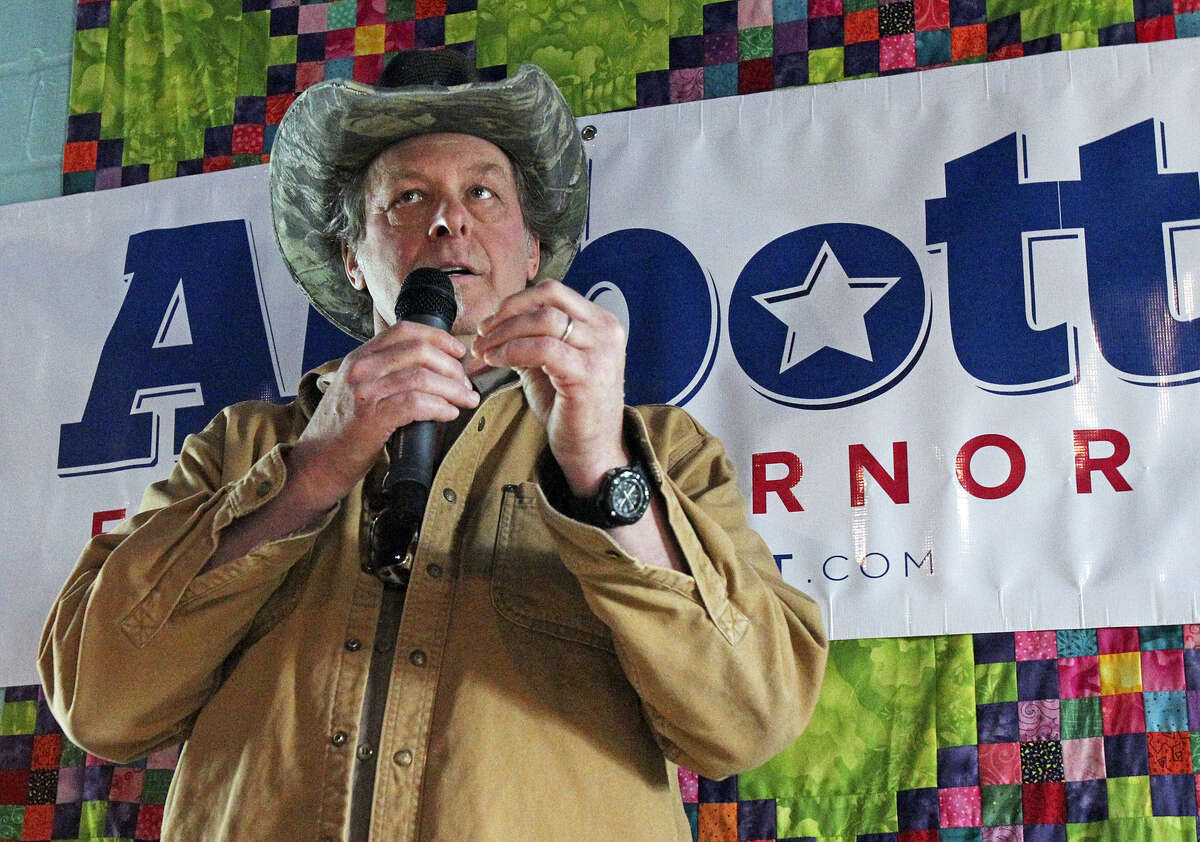 Ted Nugent campaigns for gubernatorial hopeful Greg Abbott. The good for Abbott: He's locked up the gun vote. The bad for Abbott: How many groups did Nugent and the politician alienate?