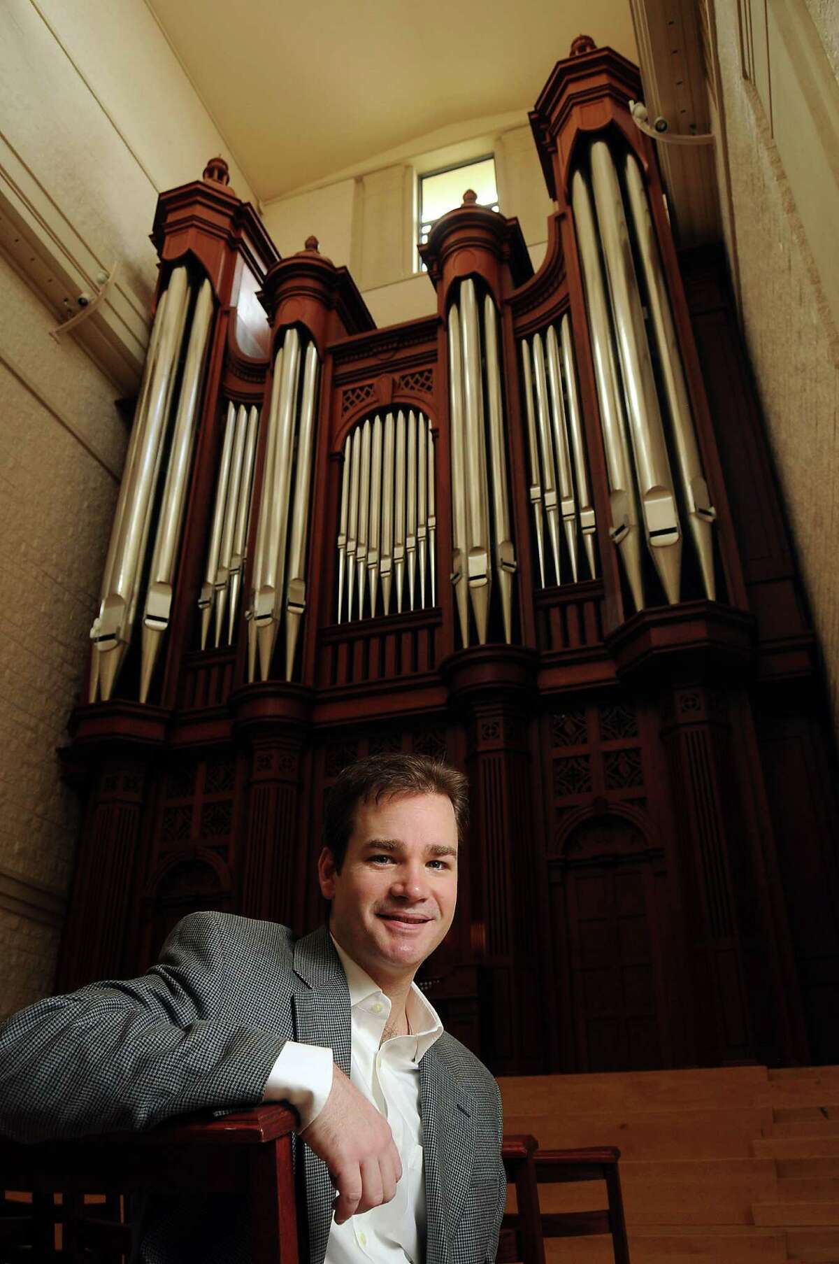 Organist steps to forefront with varied repertoire