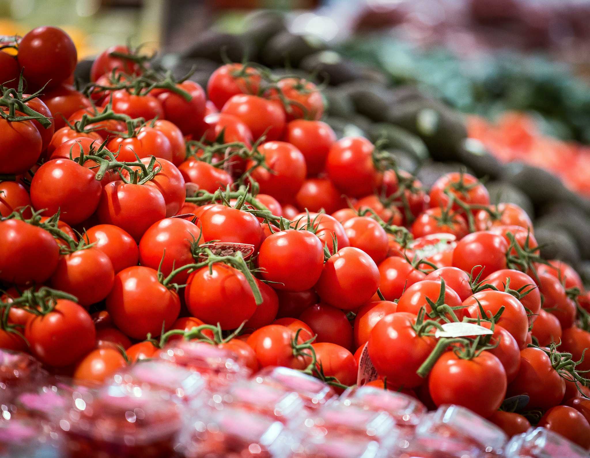 How tomatoes turn off cancer