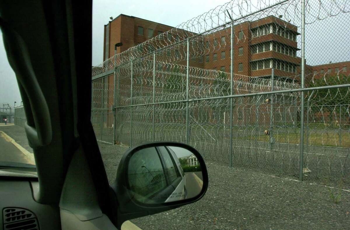 Prisoner advocates praise solitary confinement reform