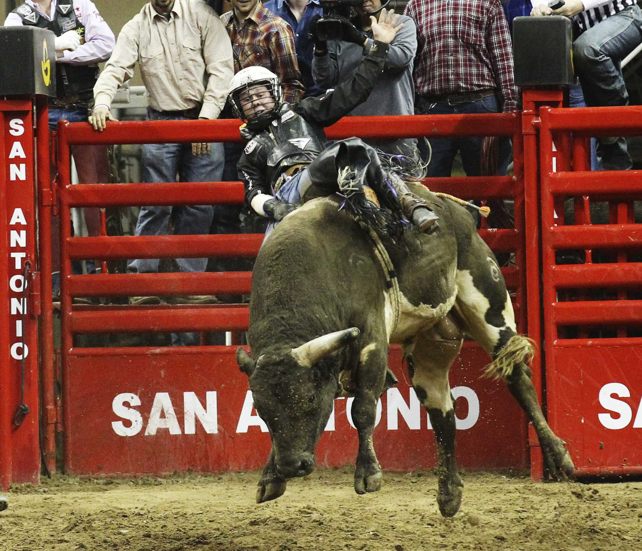 Top rodeo riders and ropers ready for showdown tonight