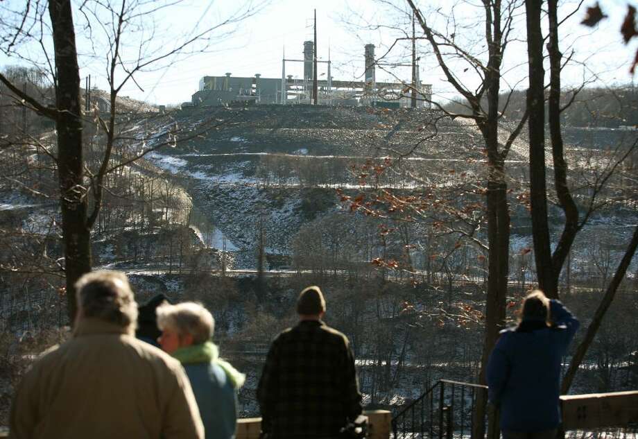Power plant neighbors saw explosion NewsTimes