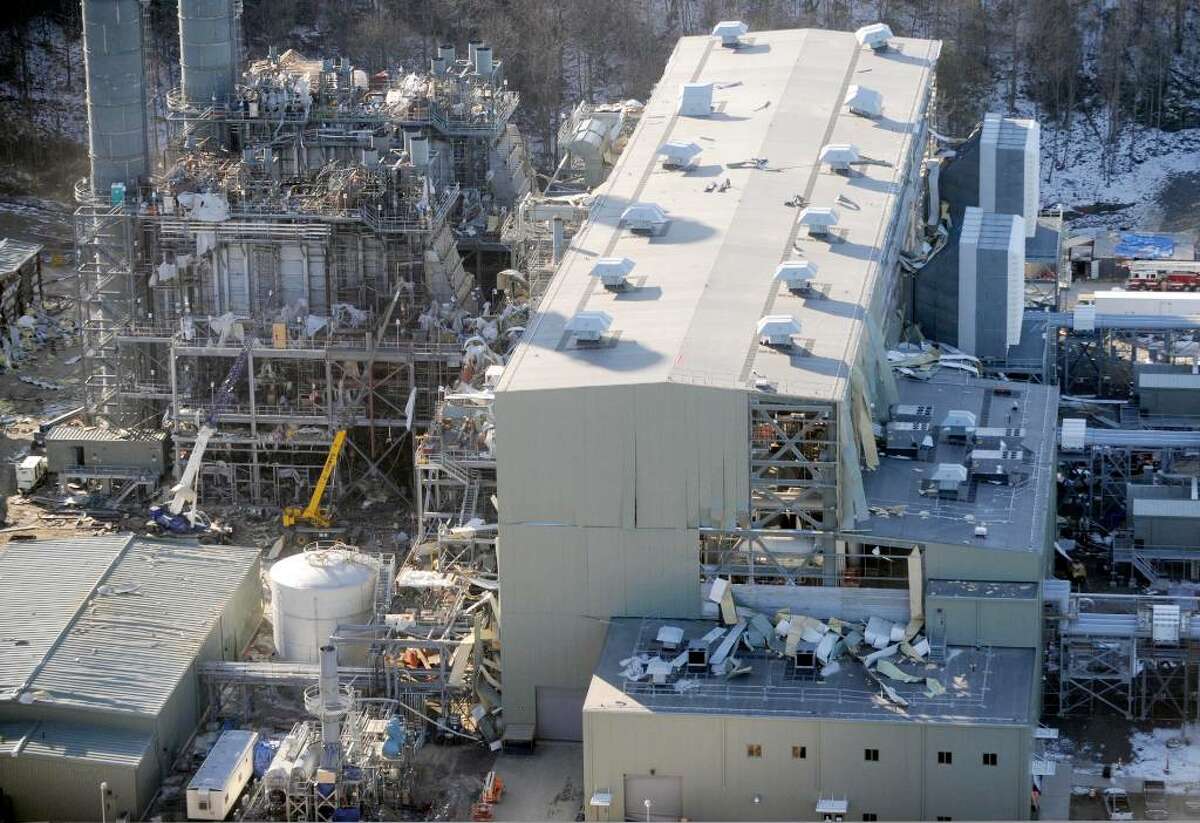 At least 5 dead in power plant explosion