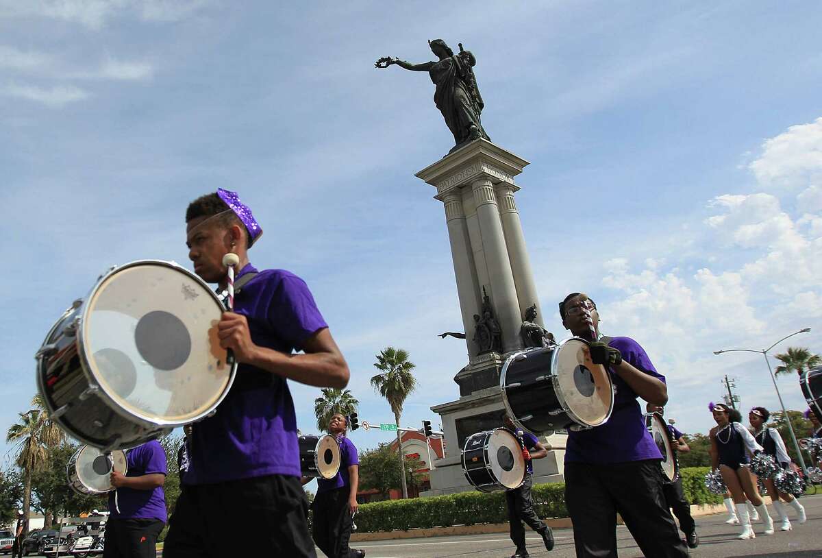 mardi gras galveston bands