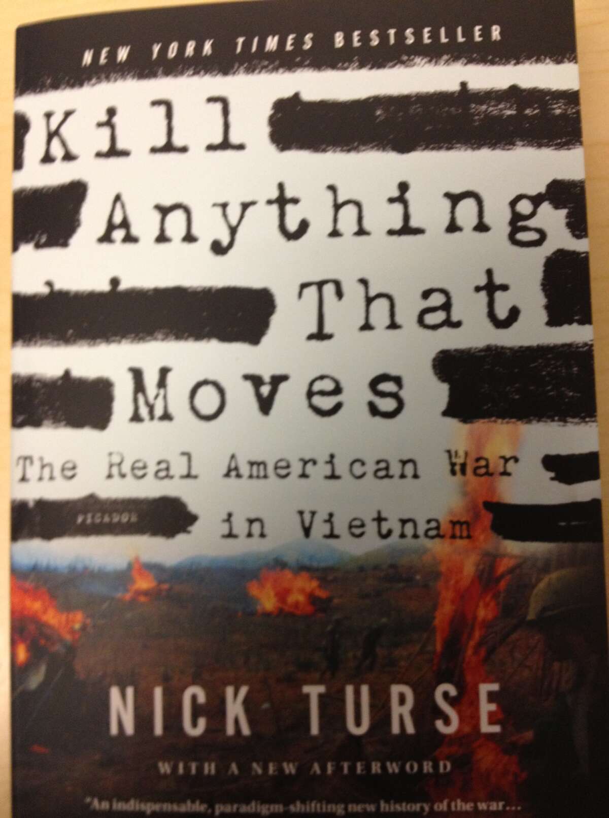 Cover of "Kill Anything That Moves" by Nick Turse