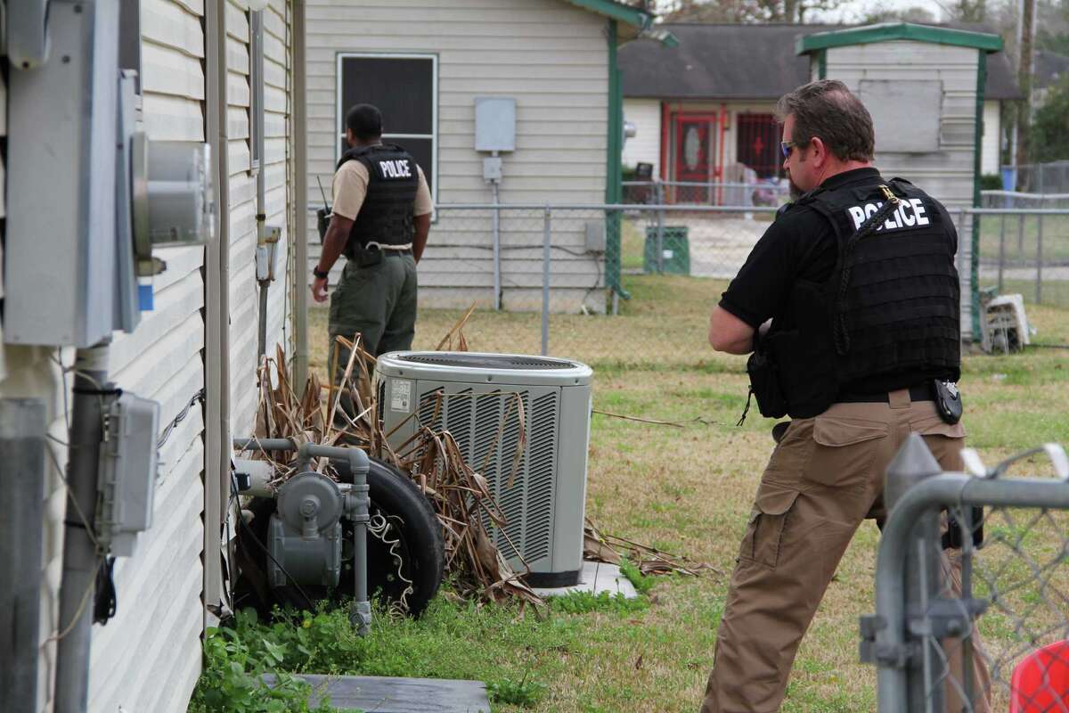 Abbott, Houston DA announce domestic violence sweep