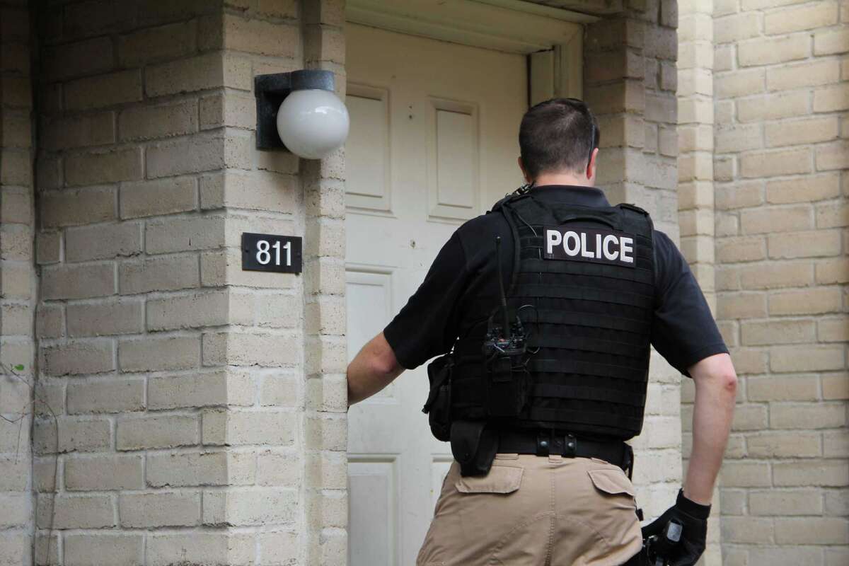 Abbott, Houston DA announce domestic violence sweep