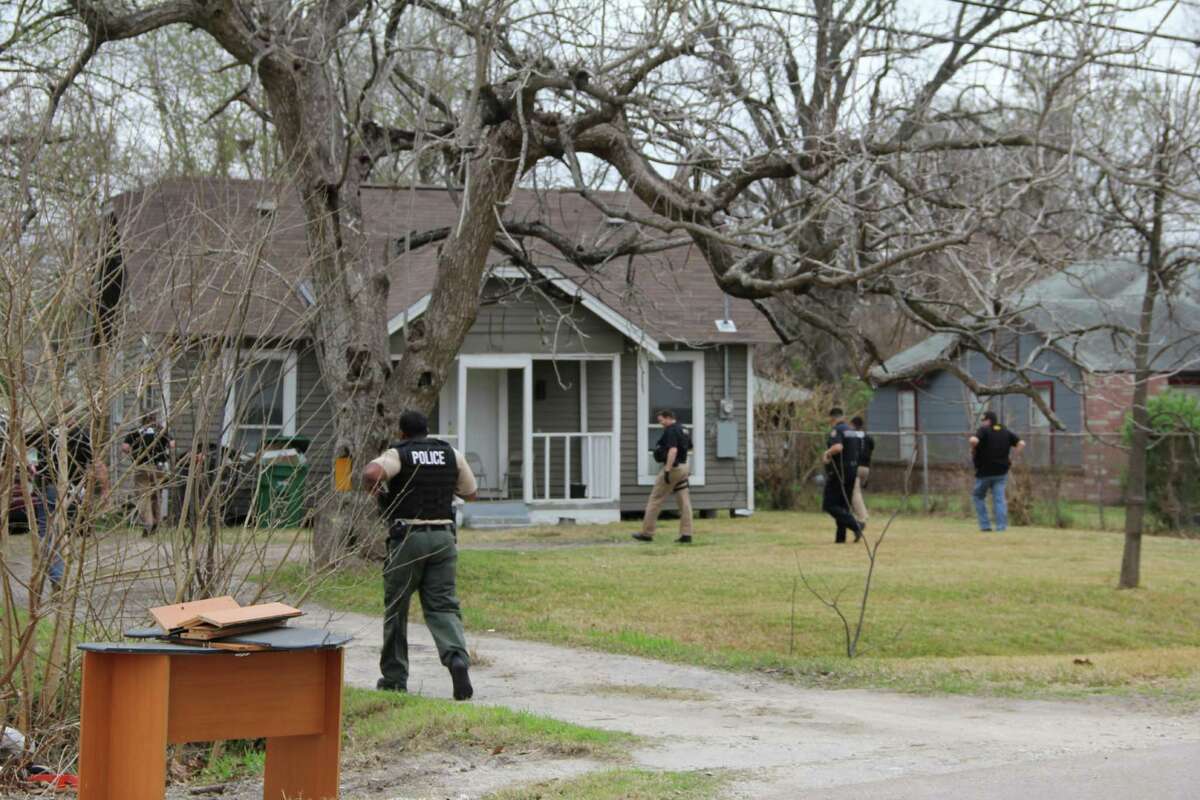 Abbott, Houston DA announce domestic violence sweep