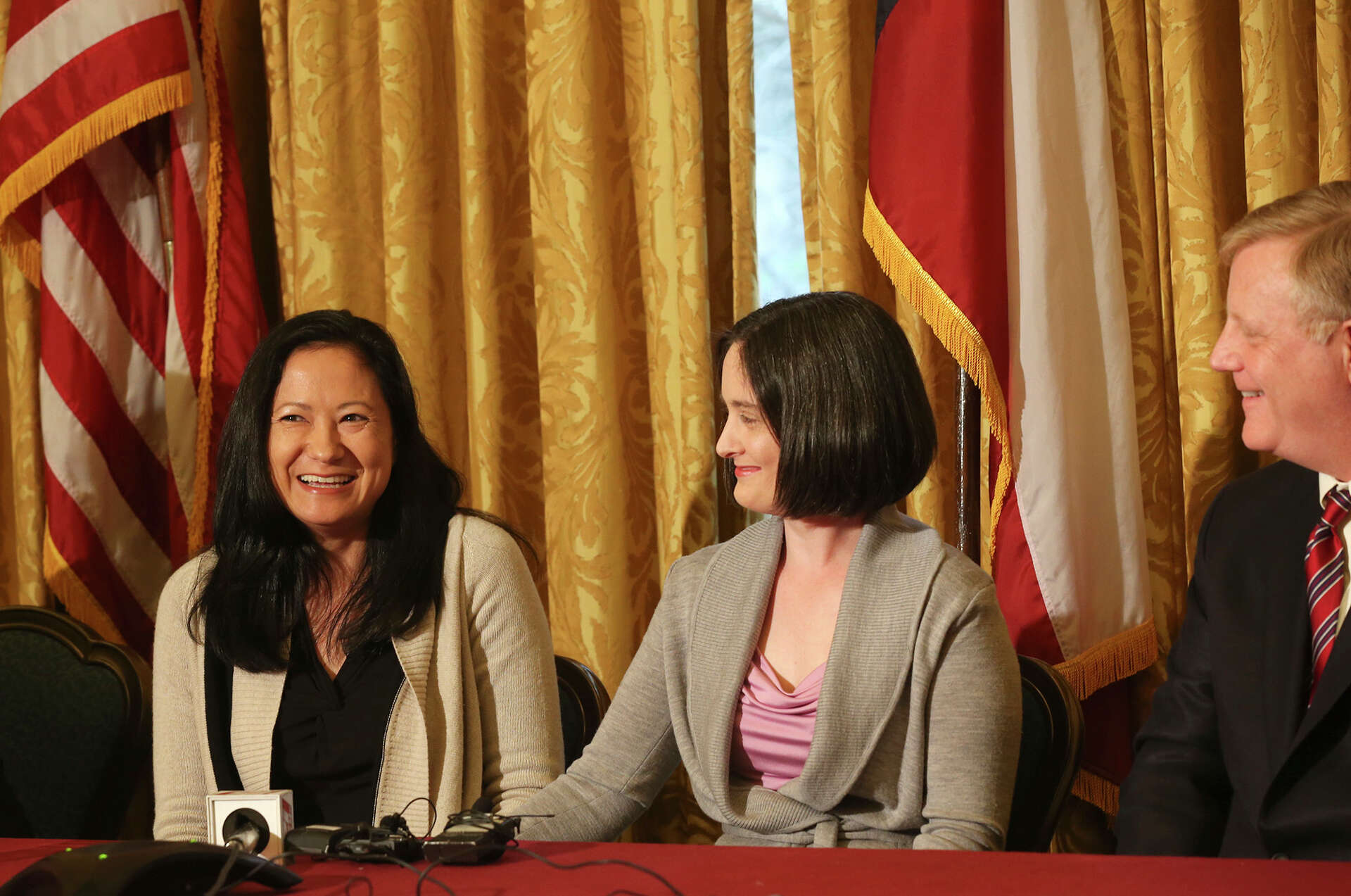 Judge strikes down Texas' same-sex marriage ban