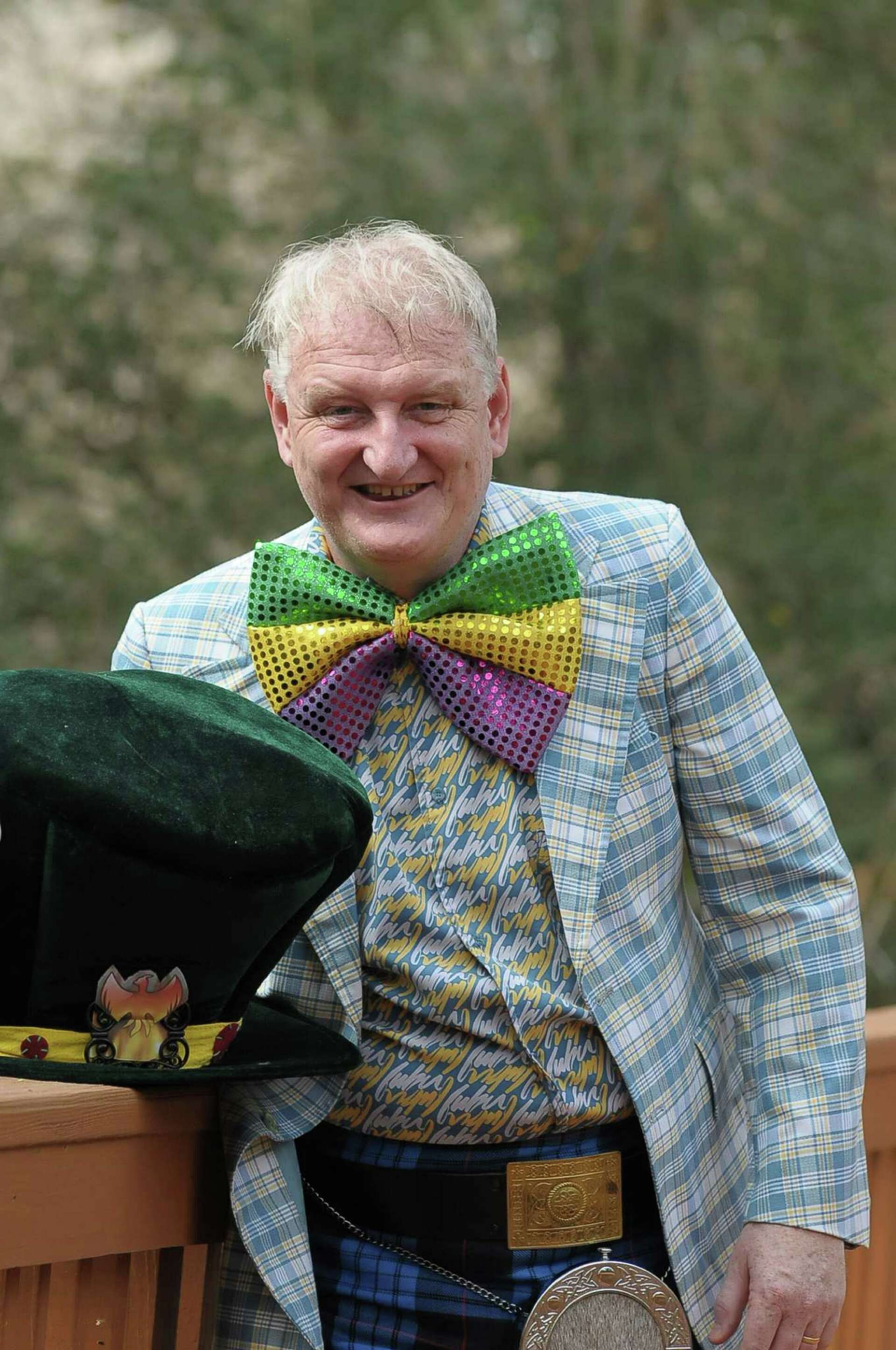 Get-up and go: Man has knack for Rodeo Run costume contest