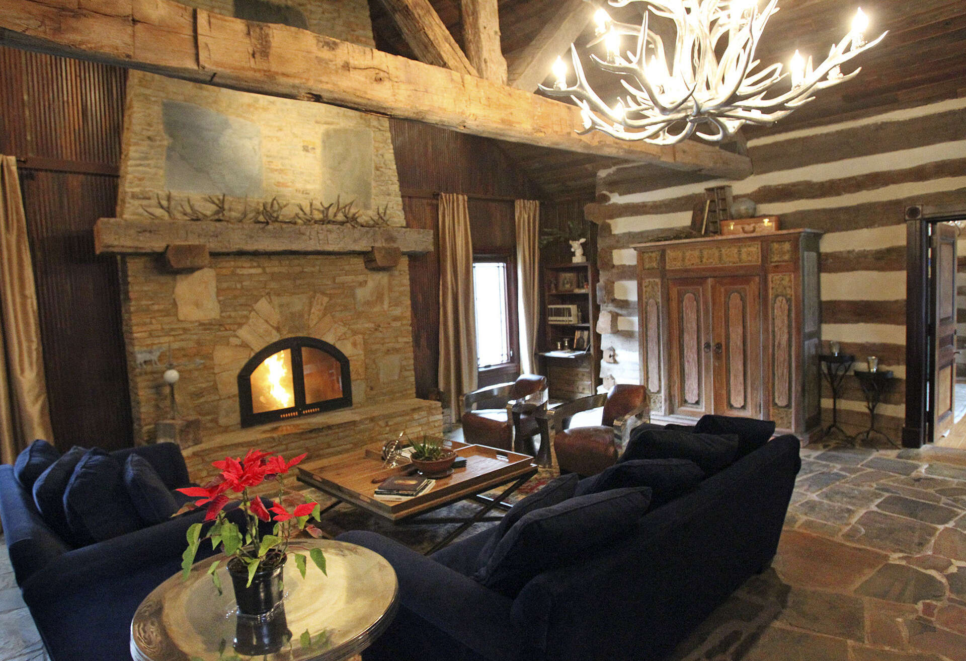Rustic and elegant mix in a place worth sharing, image size:1920x1313