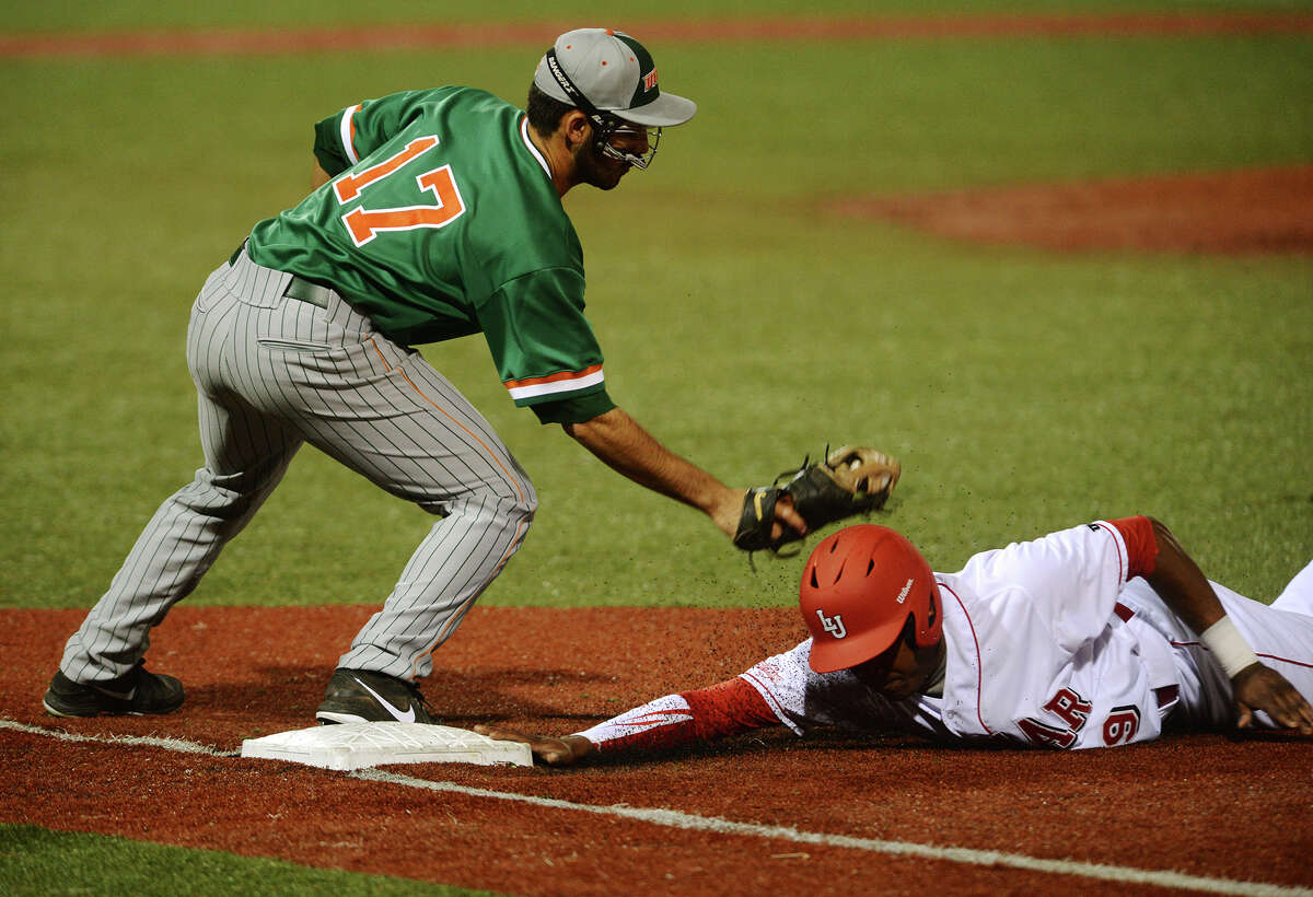 Lamar baseball drops weekend opener