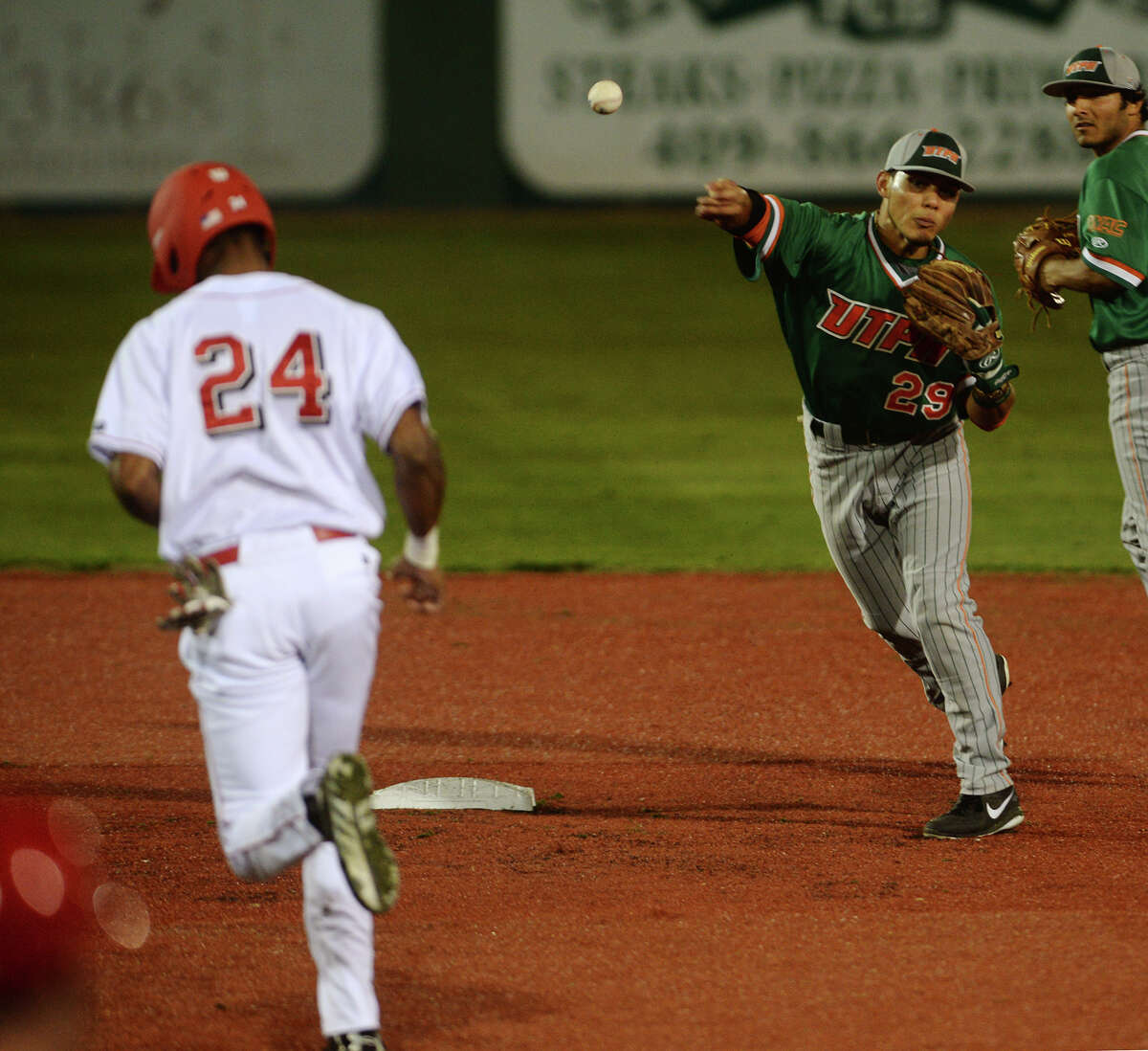 Lamar baseball drops weekend opener