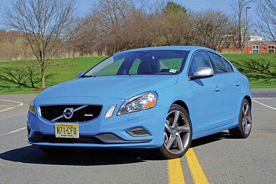 If you're looking for a luxury ride without a luxurious price tag, these 10 models are your best bet, according to Kelley Blue Book. KBB named the 10 best based on craftsmanship, driving characteristics, safety technology, and value.10. Volvo S60MSRP: Starting at $32,400 / copyright: Dan Lyons - 2013