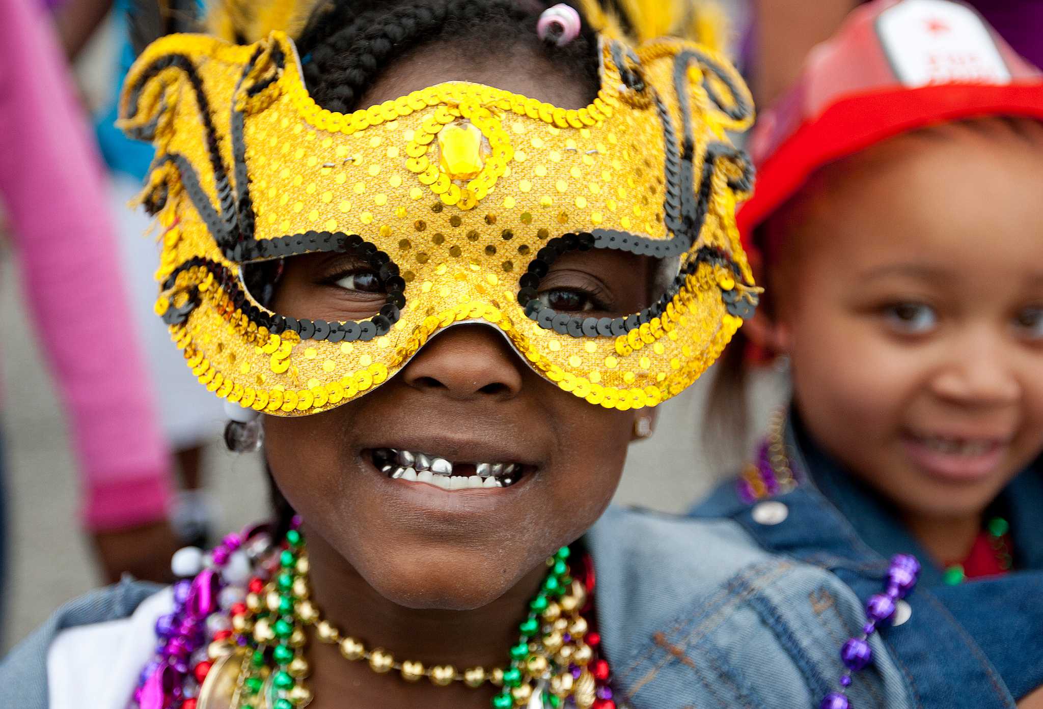 Buttocks steal show during Mardi Gras news report