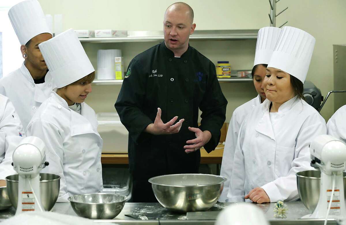 S.A. high school cooking programs stir up something to learn from