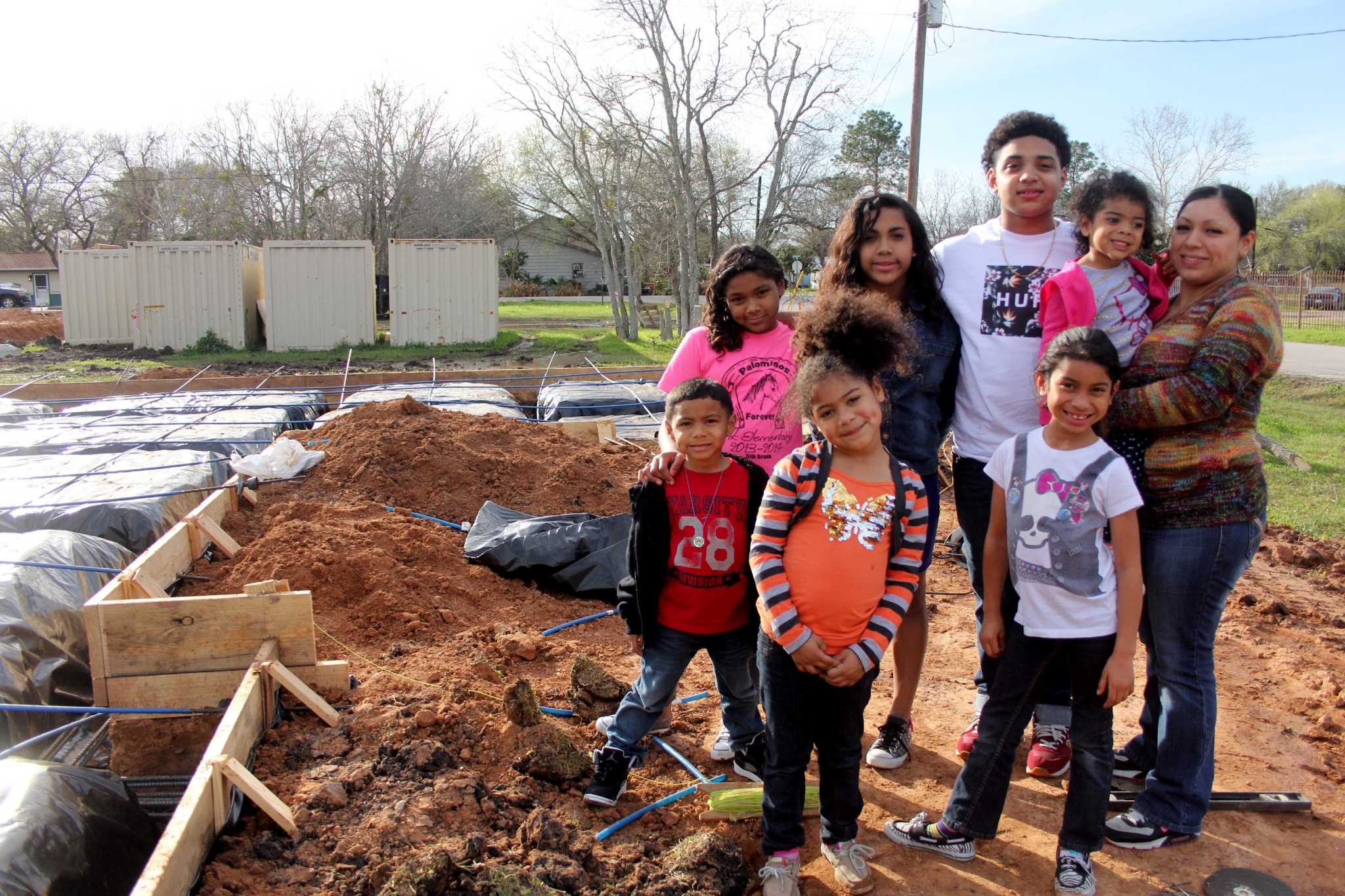 Women to build house for single mom in Fort Bend
