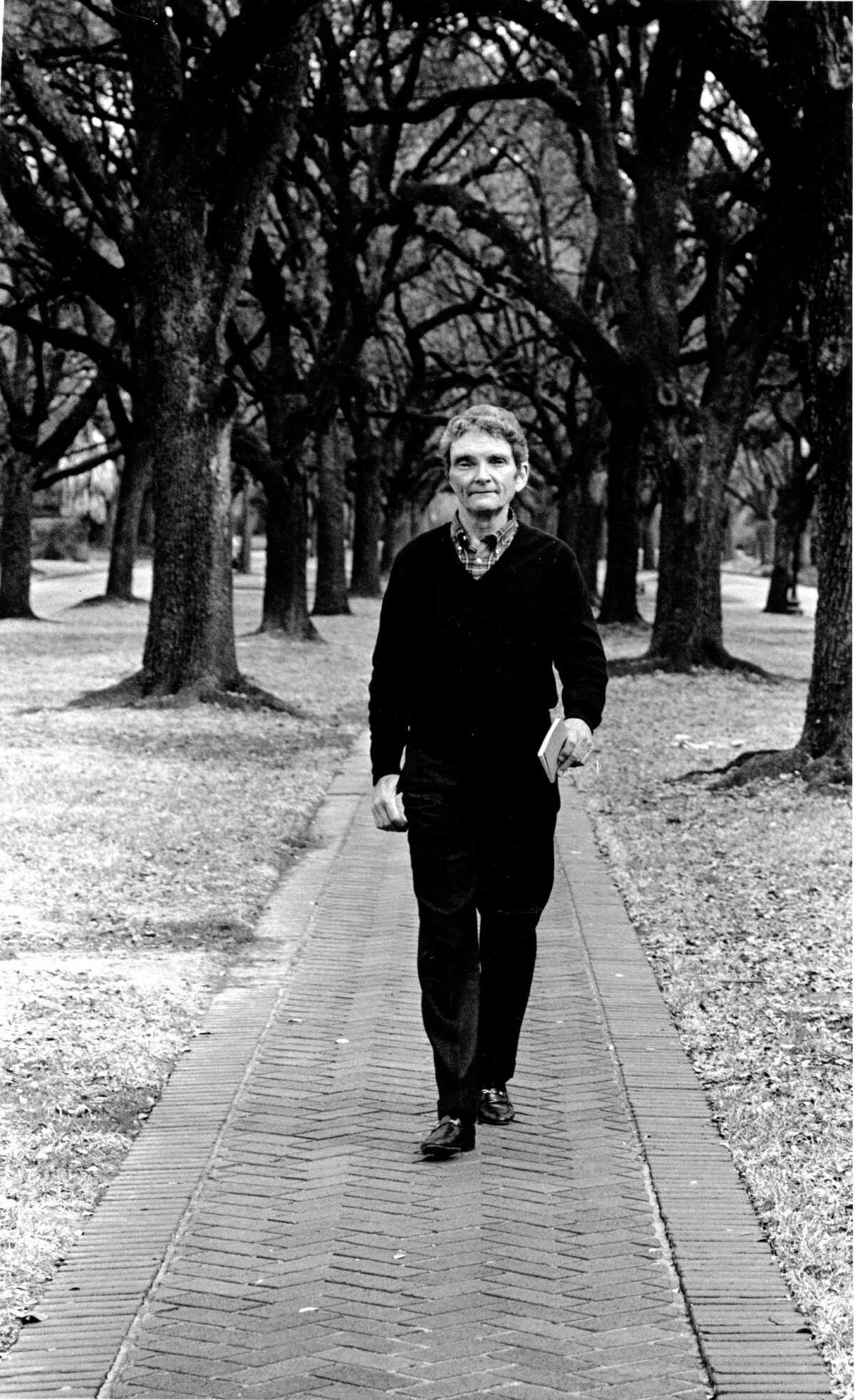 Columnist Leon Hale recalls storied career and long life