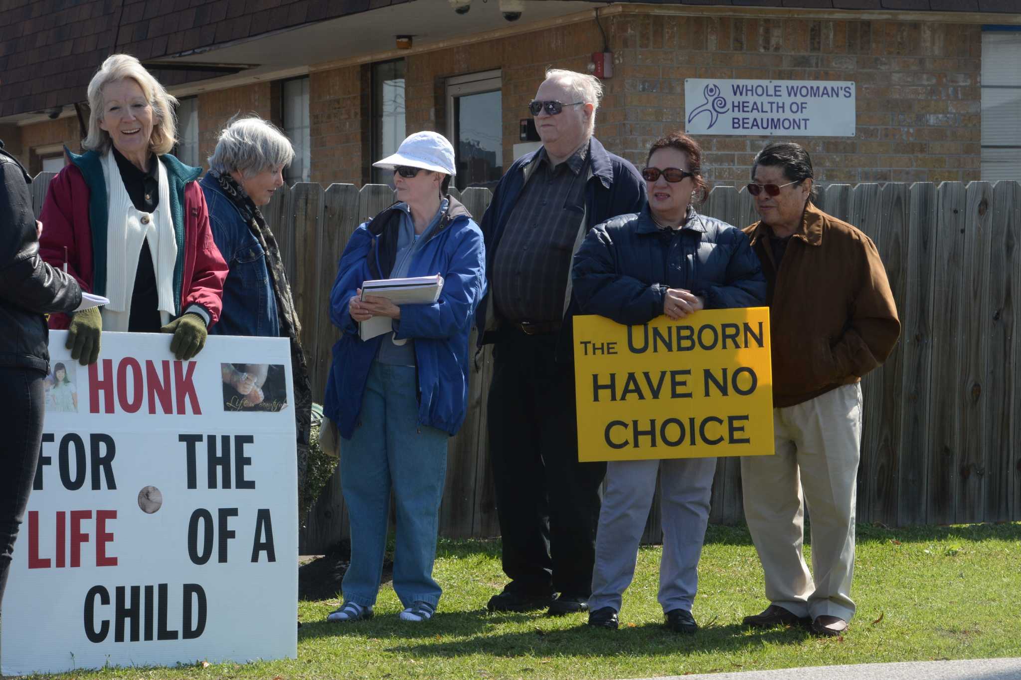 Politics keeps shuttered abortion clinic from reopening in Beaumont