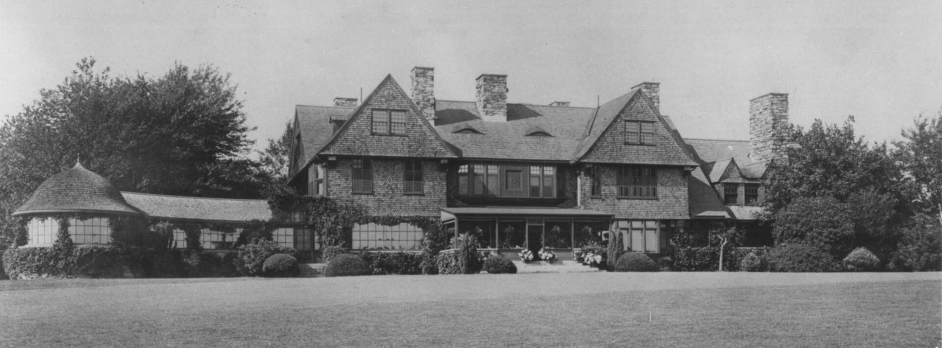 THE GREAT ESTATES グリニッチ Late fashion designer Vince Camuto's Connecticut chateau is