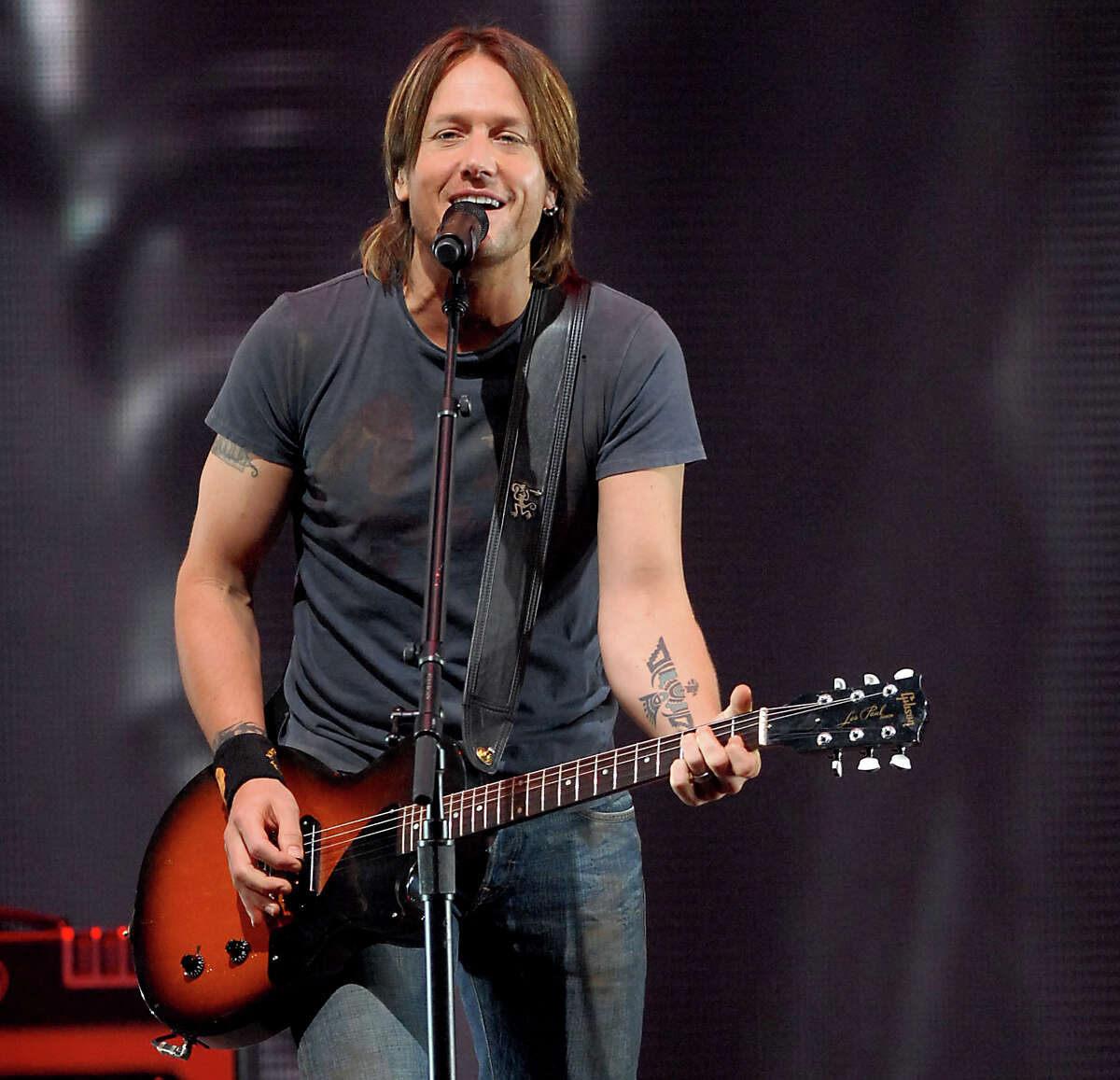 Keith Urban promises to stir up RodeoHouston crowd