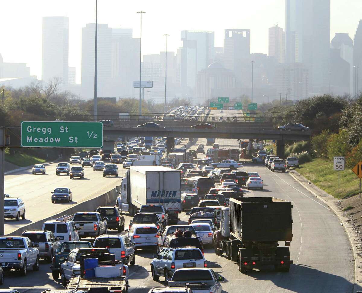 Let's start with I-10. This thoroughfare runs a total of 878 miles across the state, with only 212 in urban areas. In those urban areas like Houston, more than 100,000 cars travel on the road daily. Only 17,000 vehicles drive on its rural sections daily. Source: Federal Highway Administration