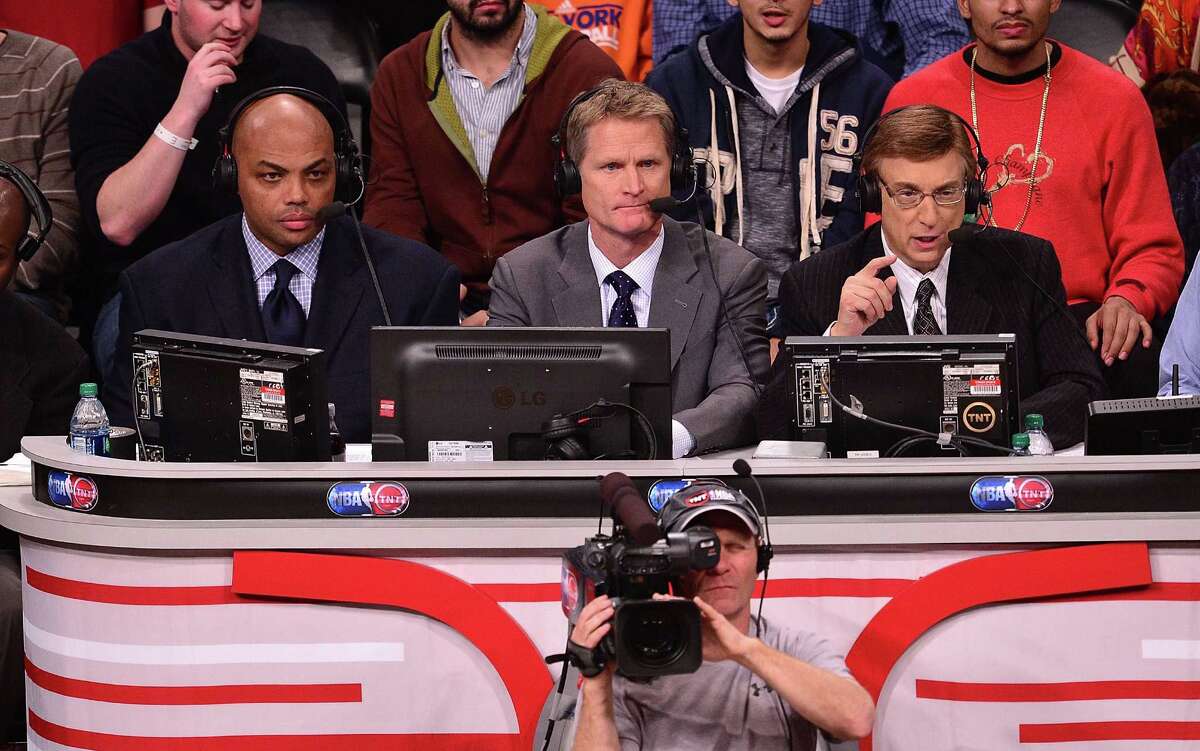 Steve Kerr gets Warriors job, and pressure that goes with it