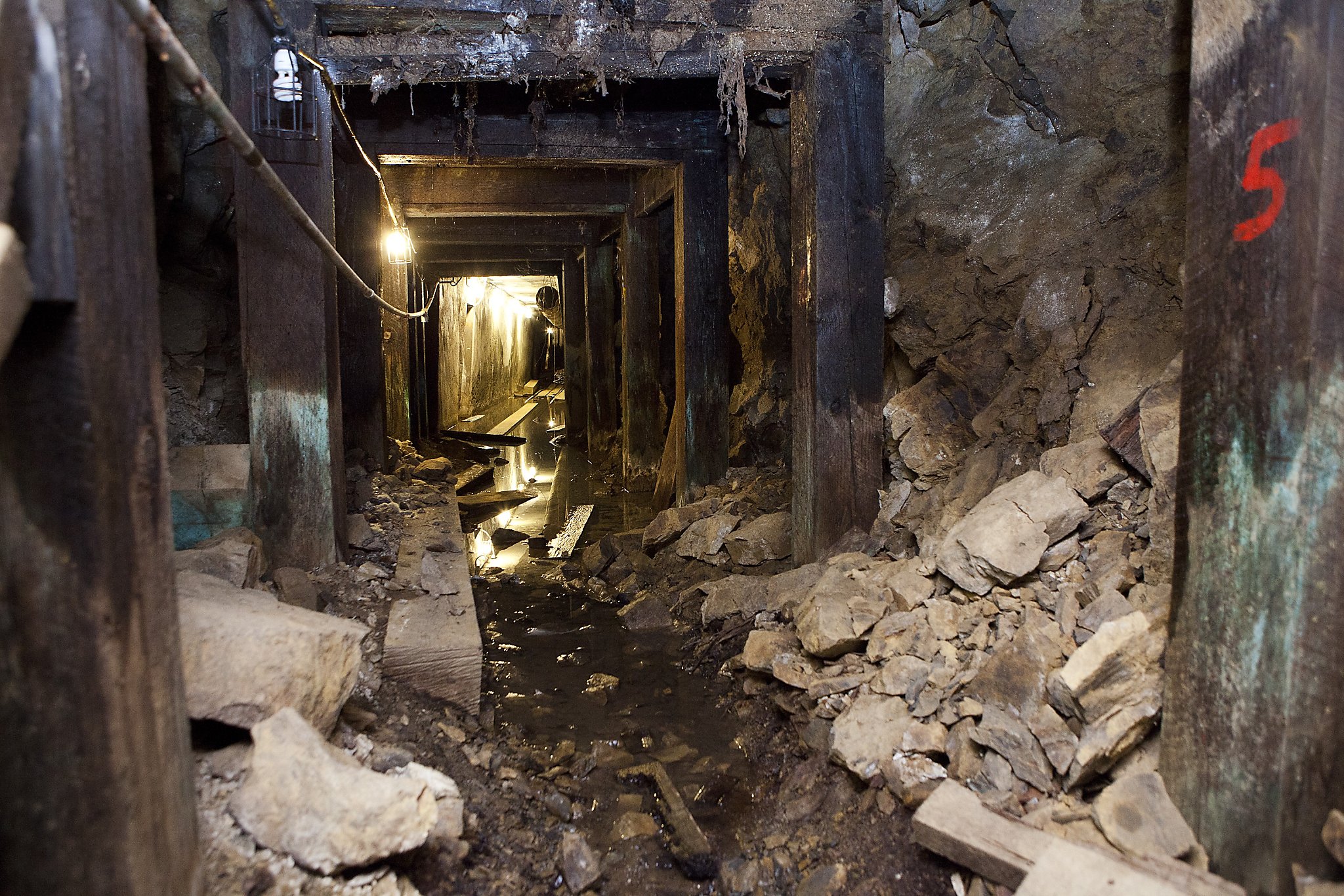 UC Berkeley taps its old mine shaft to study Hayward Fault - SFGate2048 x 1366