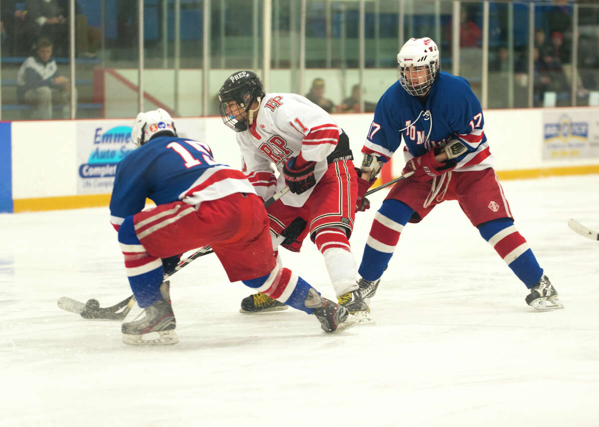 Fairfield Prep holds off Glastonbury to gain Division I hockey semifinals