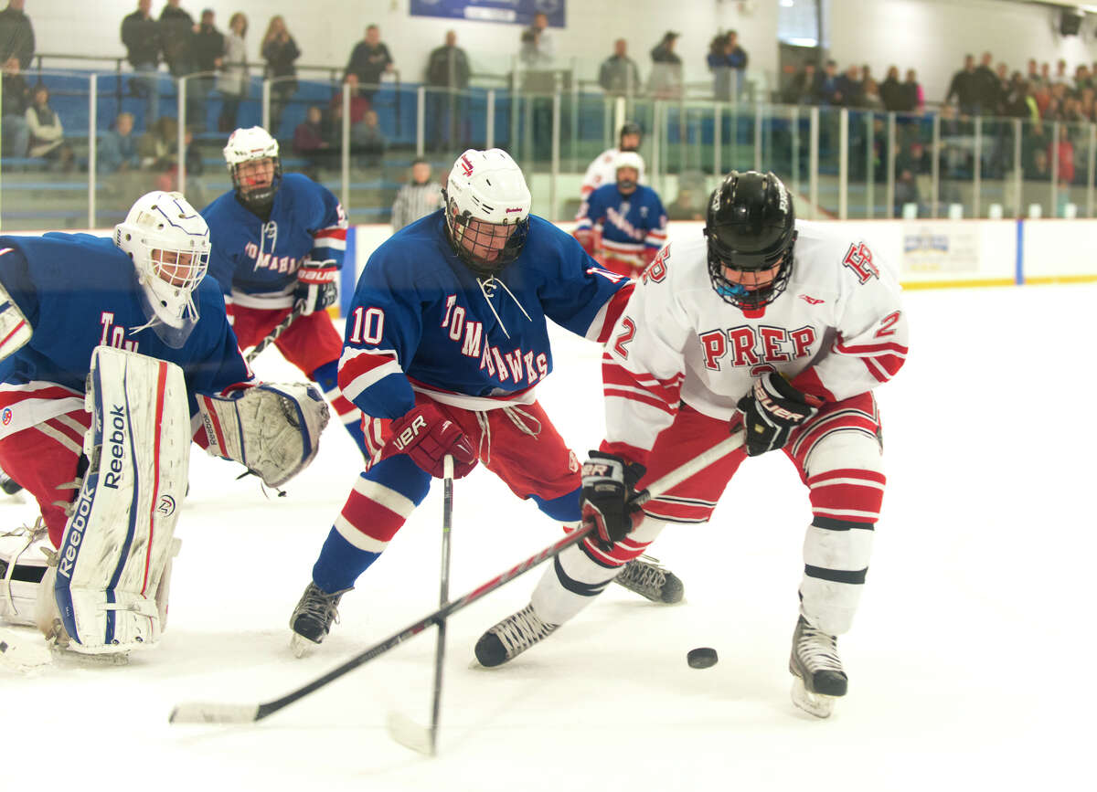 Fairfield Prep holds off Glastonbury to gain Division I hockey semifinals
