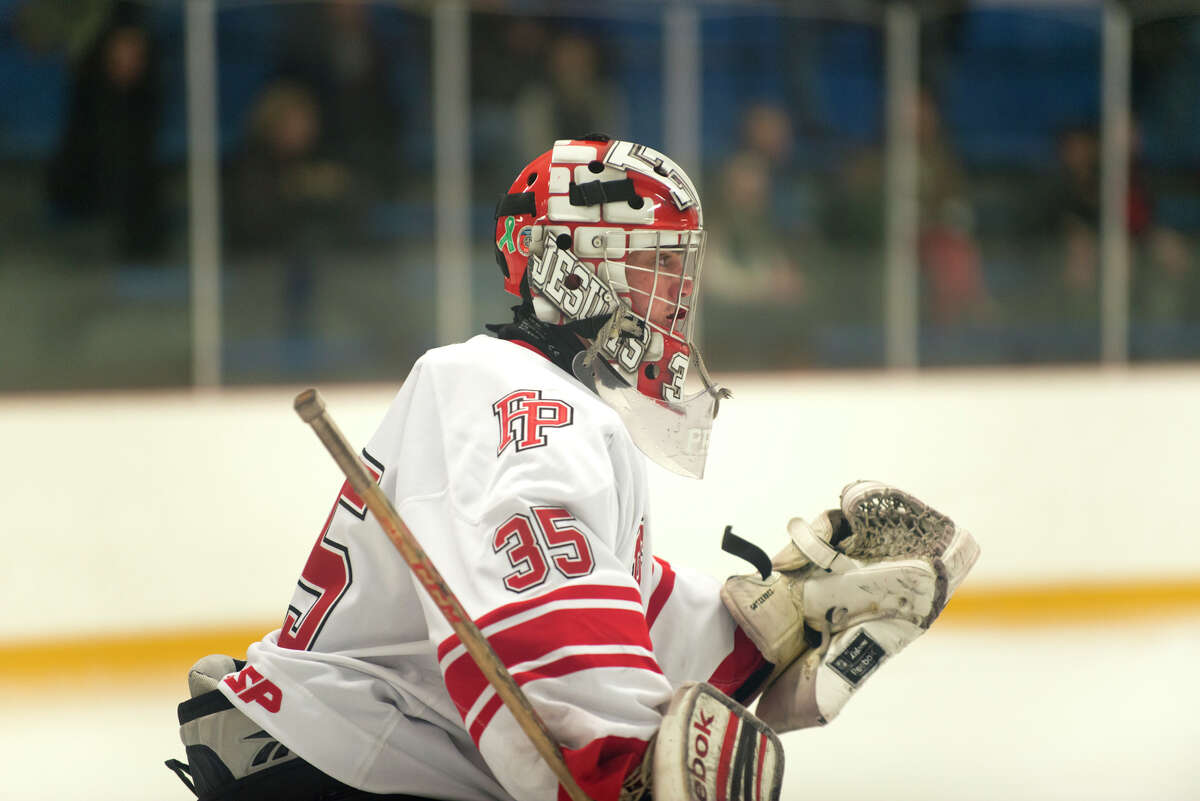 Fairfield Prep holds off Glastonbury to gain Division I hockey semifinals